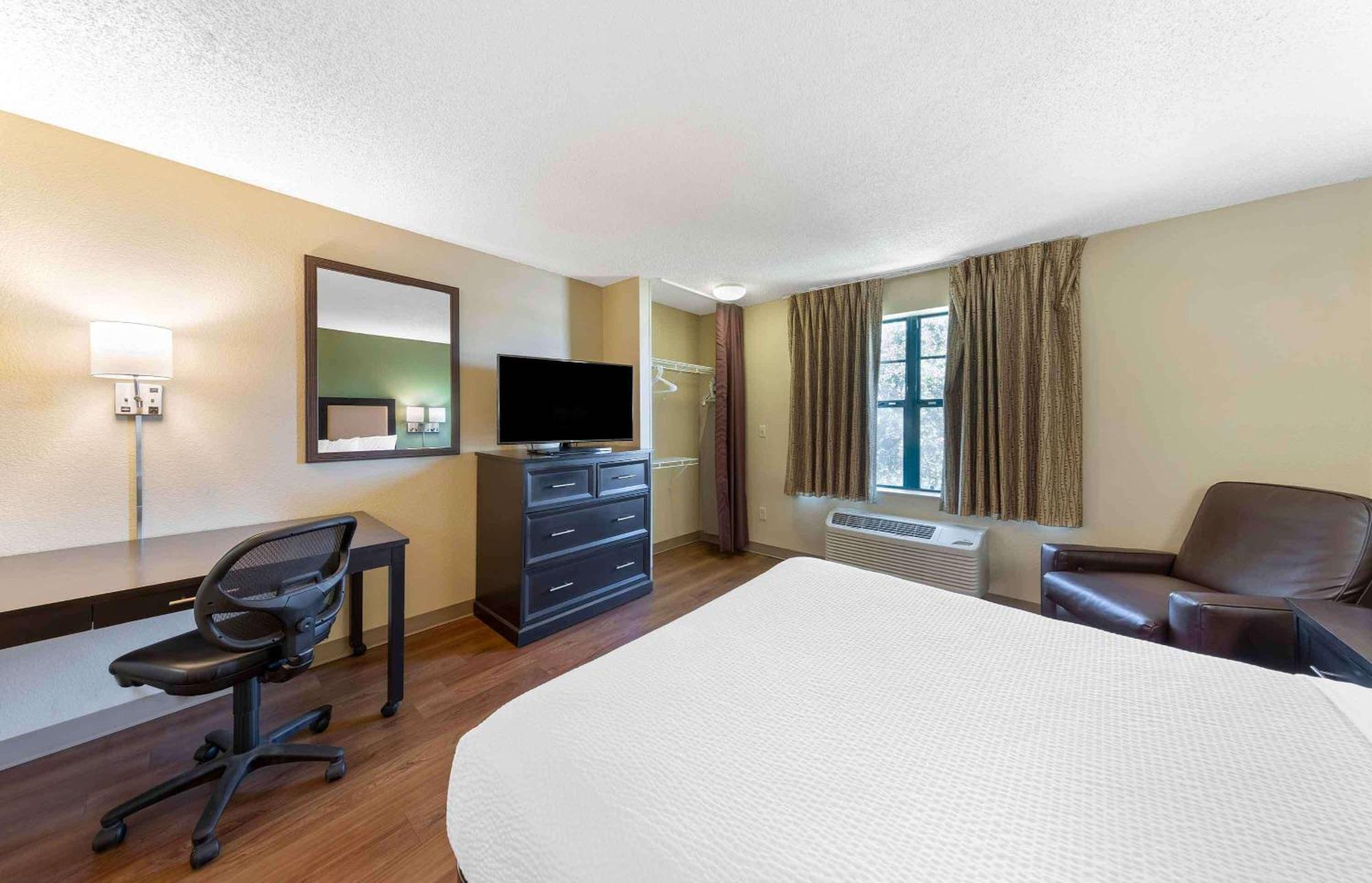Extended America - - West 86th St Hotel