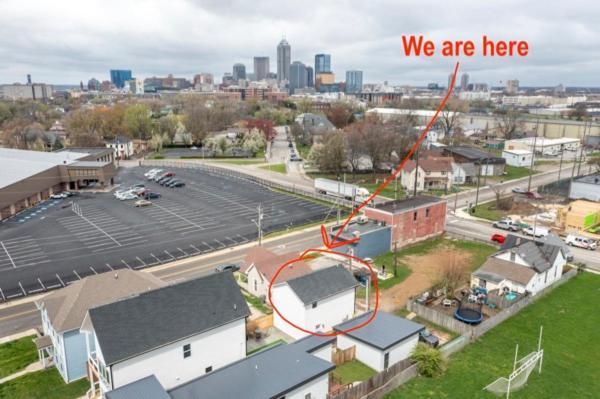 Great Location! 1br 1bath Carriagehouse Indianapolis
