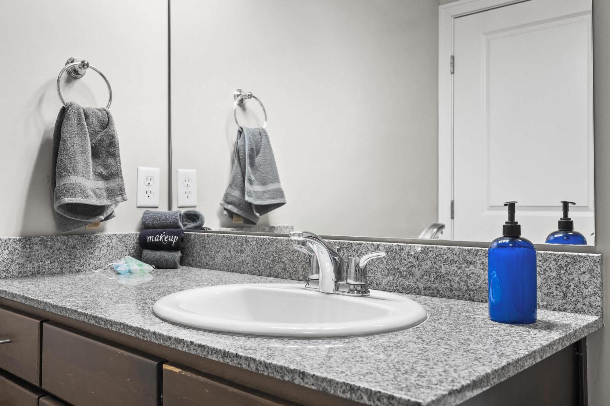 Vibrant 2br Corner And Free Parking At Cityway * Indianapolis