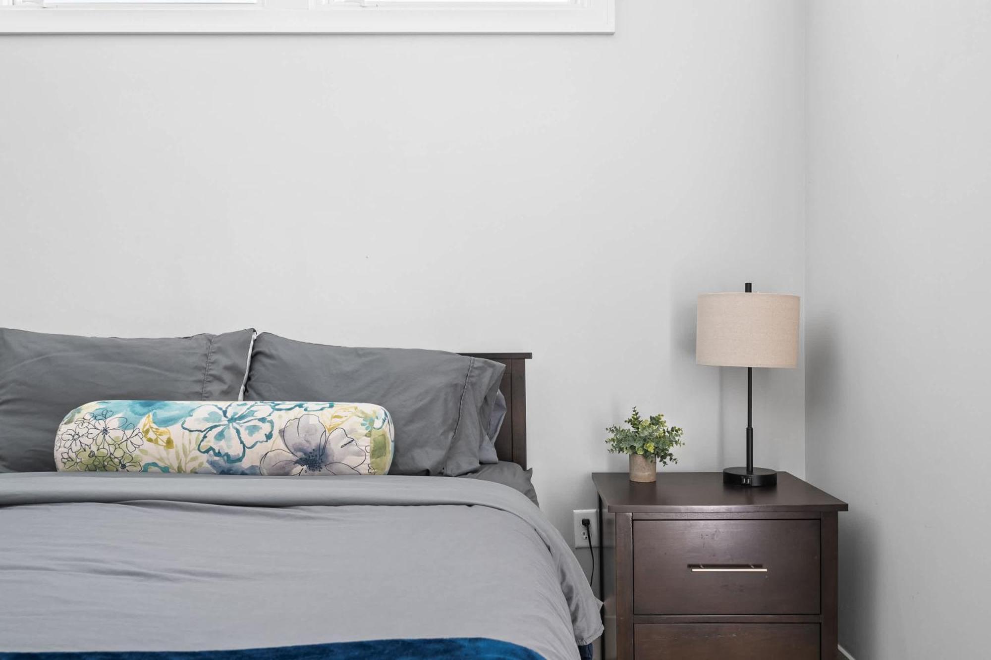 Apartment Vibrant 2br Corner And Free Parking At Cityway Indianapolis