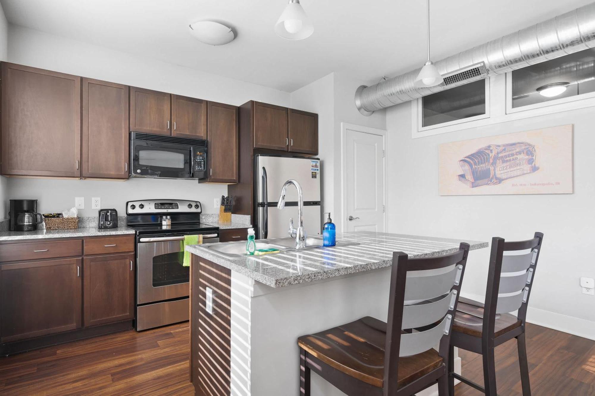 Vibrant 2br Corner And Free Parking At Cityway Apartment Indianapolis