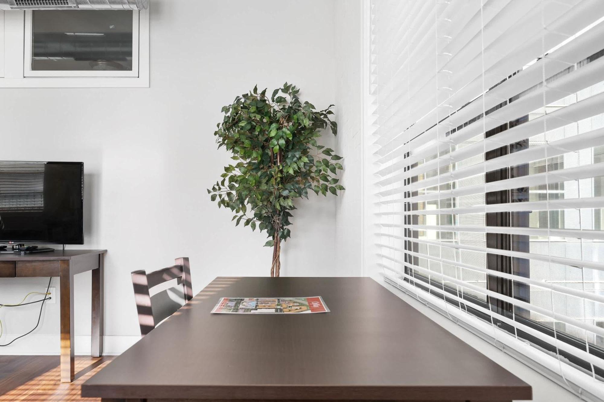 Vibrant 2br Corner And Free Parking At Cityway Apartment *