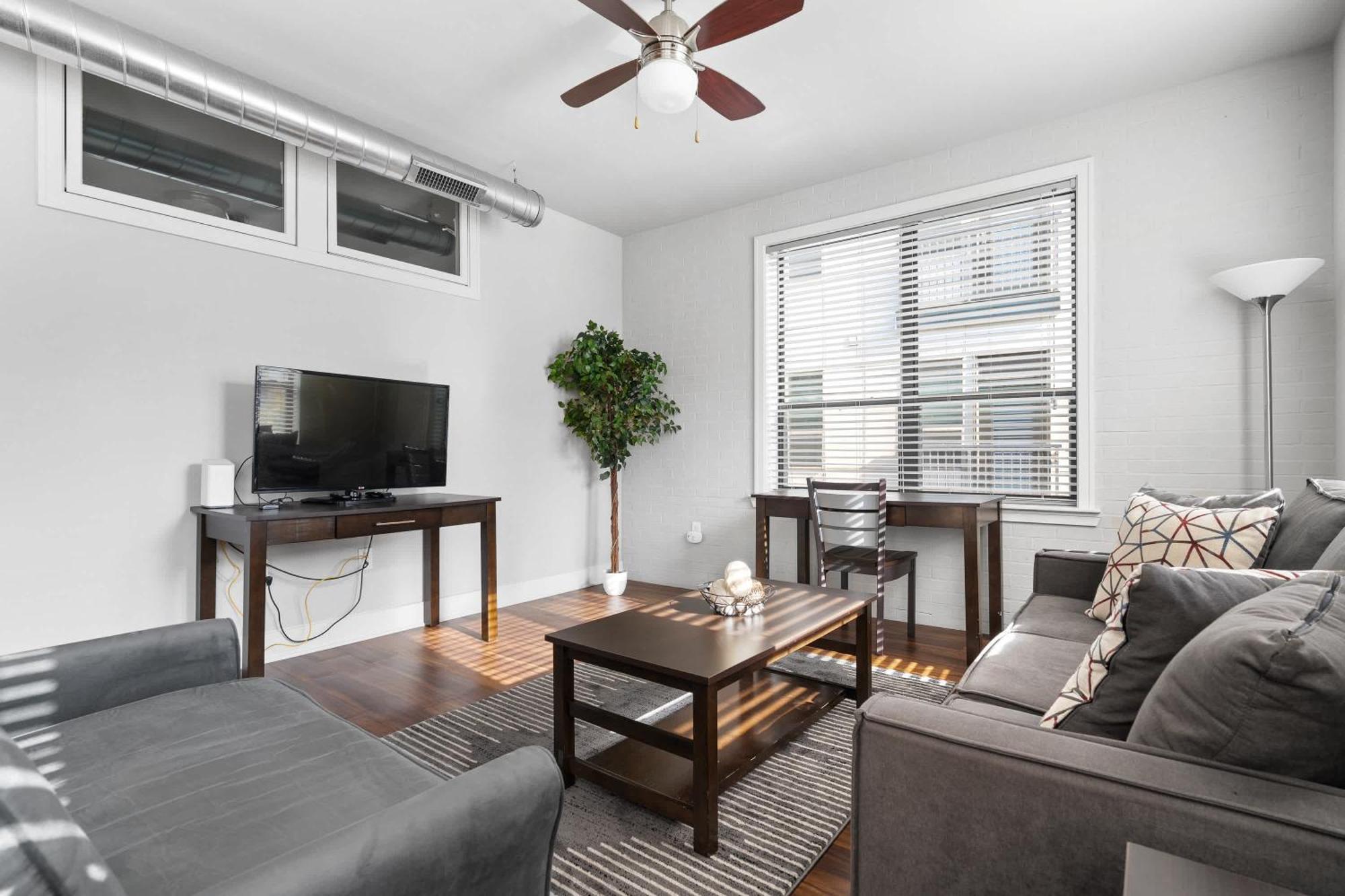 Vibrant 2br Corner And Free Parking At Cityway * Indianapolis