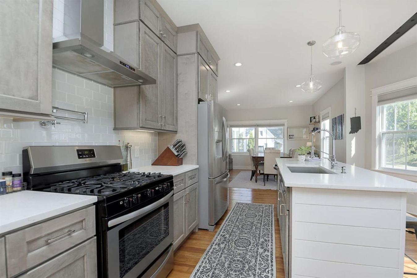 Bates Hendricks Charmer Holiday home