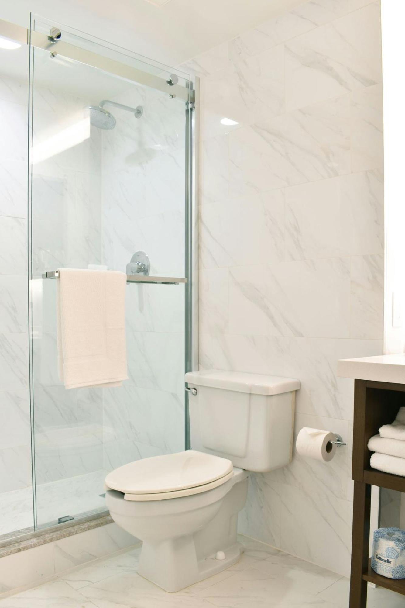 Hotel Delta By Marriott East 4*