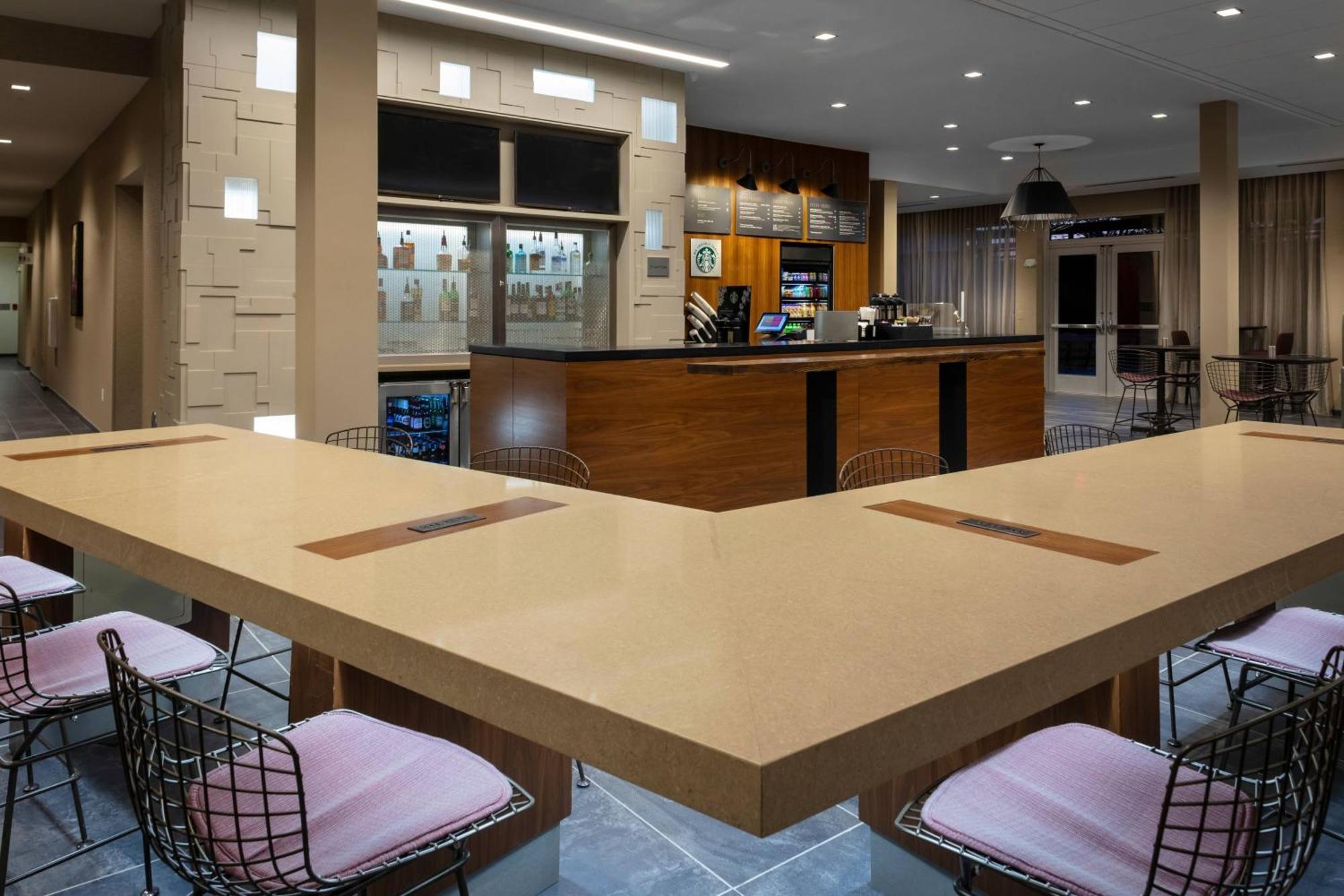 Hotel Courtyard By Marriott West-speedway 3*