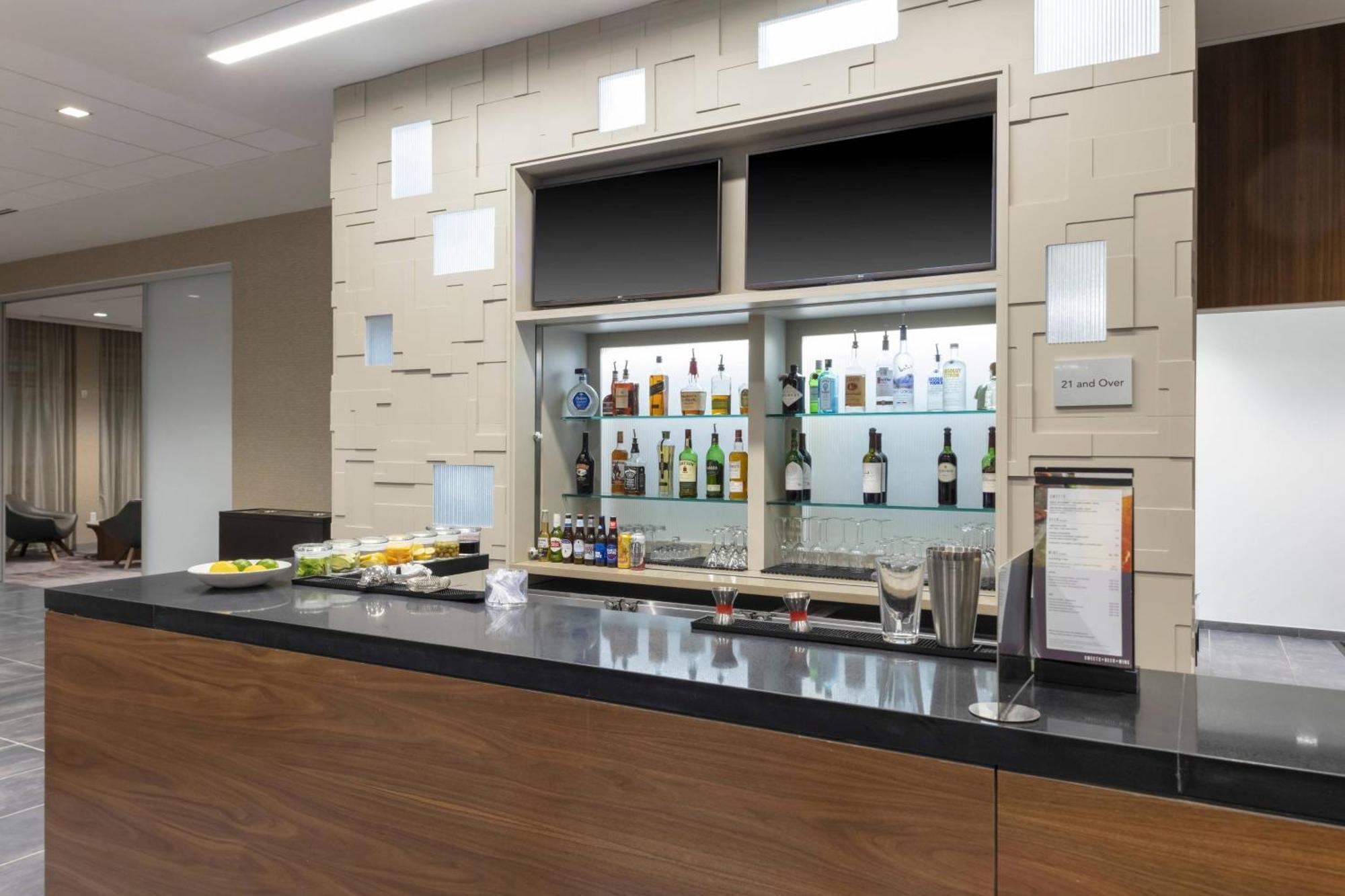 Courtyard By Marriott West-speedway 3*