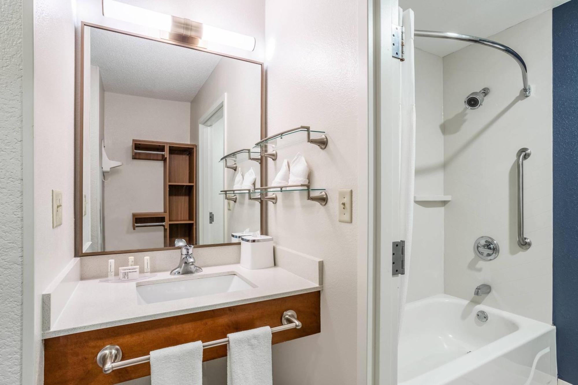 Hotel Fairfield & Northwest 3*