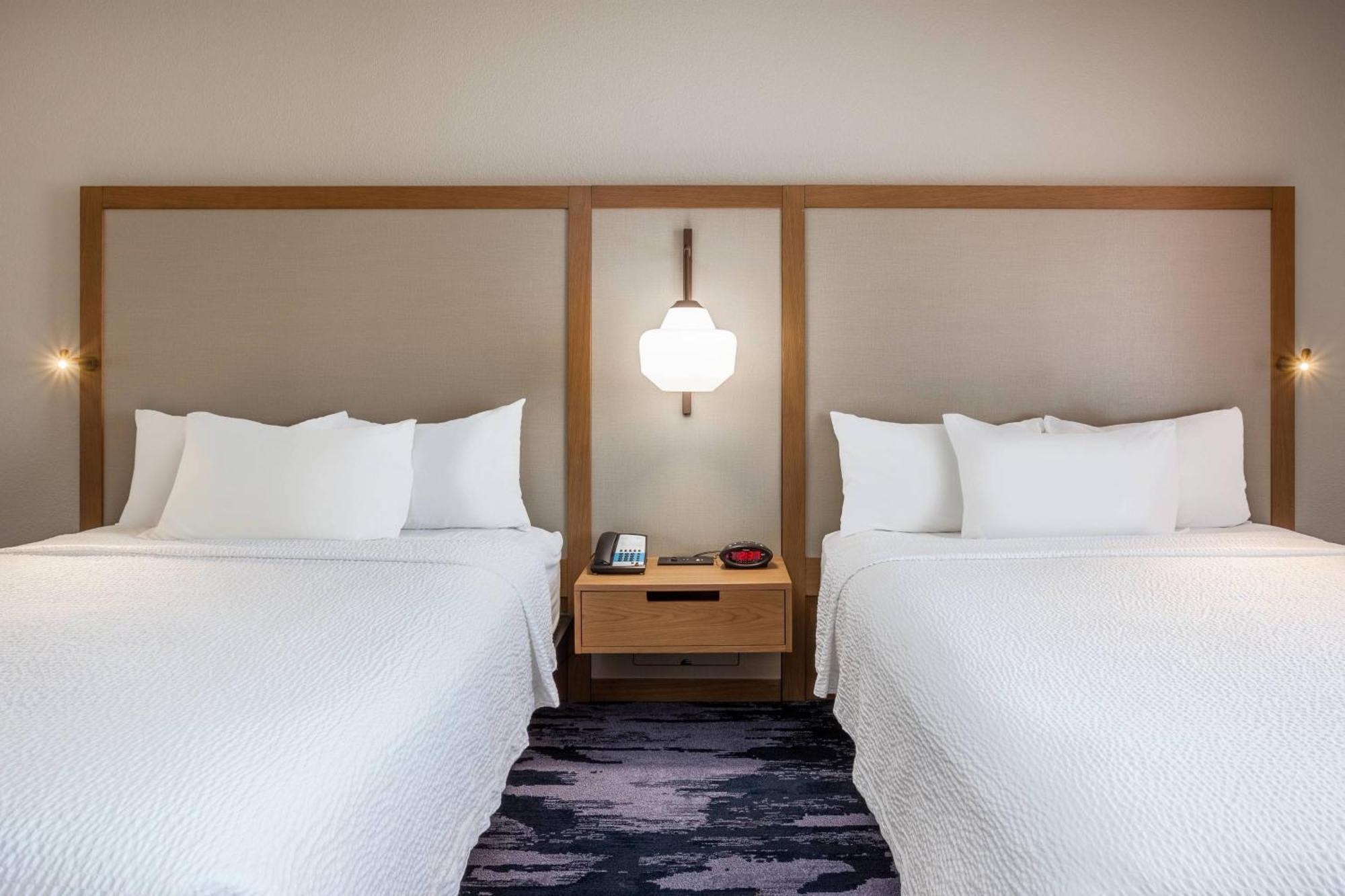 Hotel Fairfield & Northwest Indianapolis