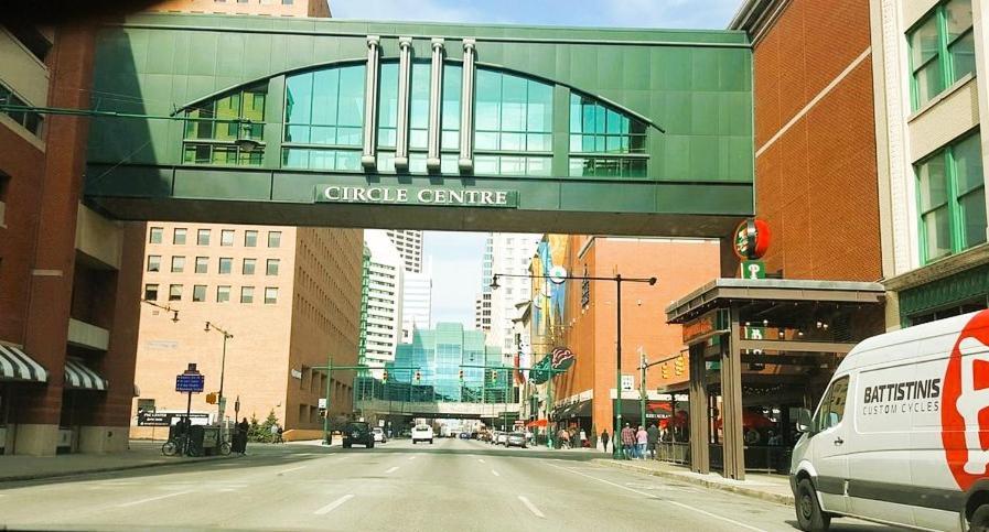 Free Parking! Downtown Lucas Oil- Conv Center Skywalk #3