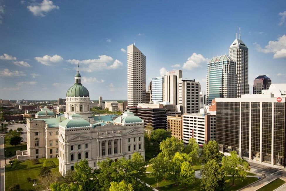 Apartment Free Parking! Downtown Lucas Oil- Conv Center Skywalk #3
