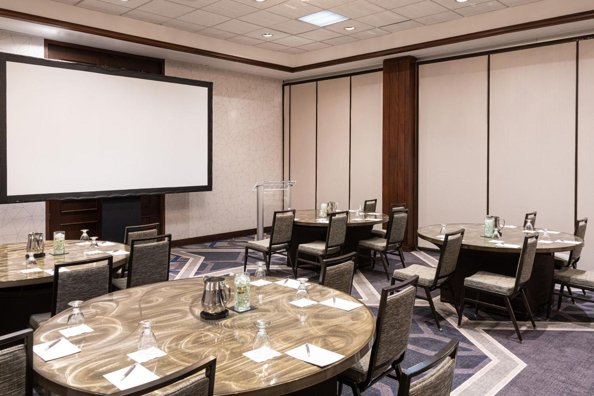 Hotel Sheraton Centre 4*