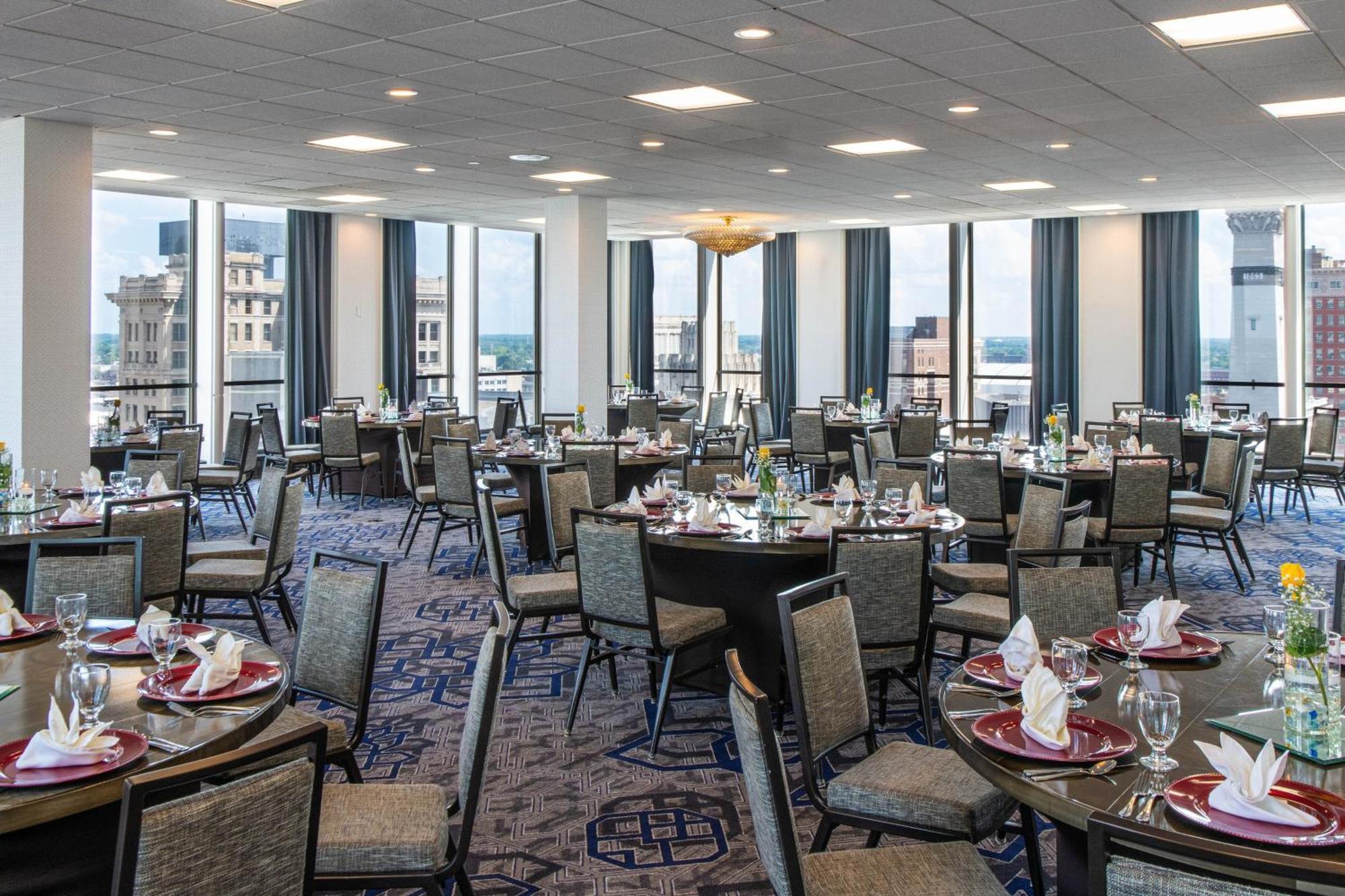 Sheraton Centre 4*