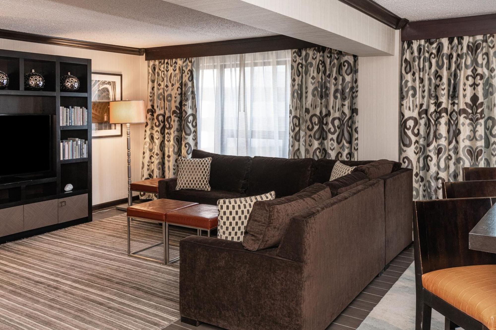 Sheraton Centre Hotel