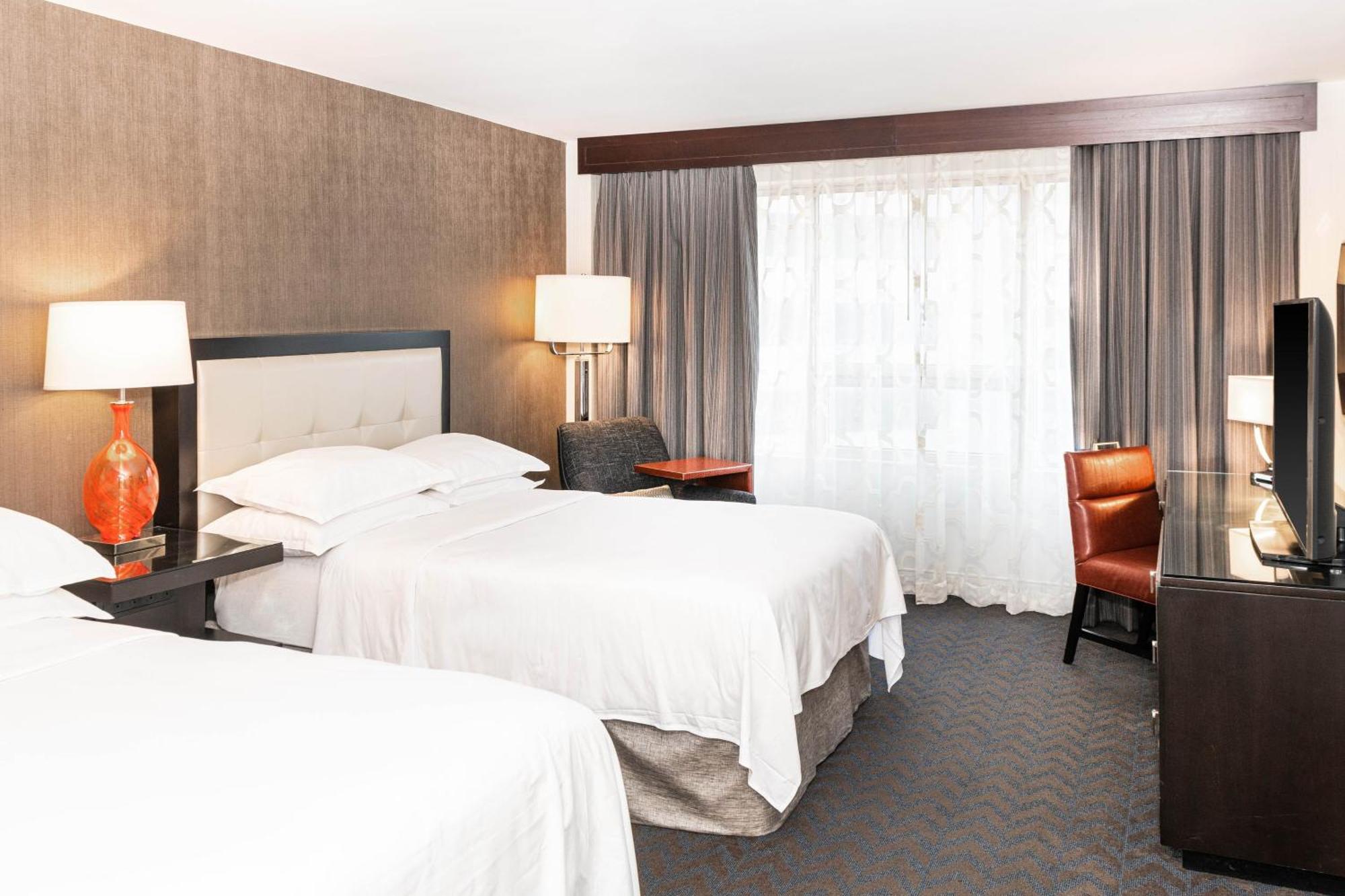 Sheraton Centre 4*