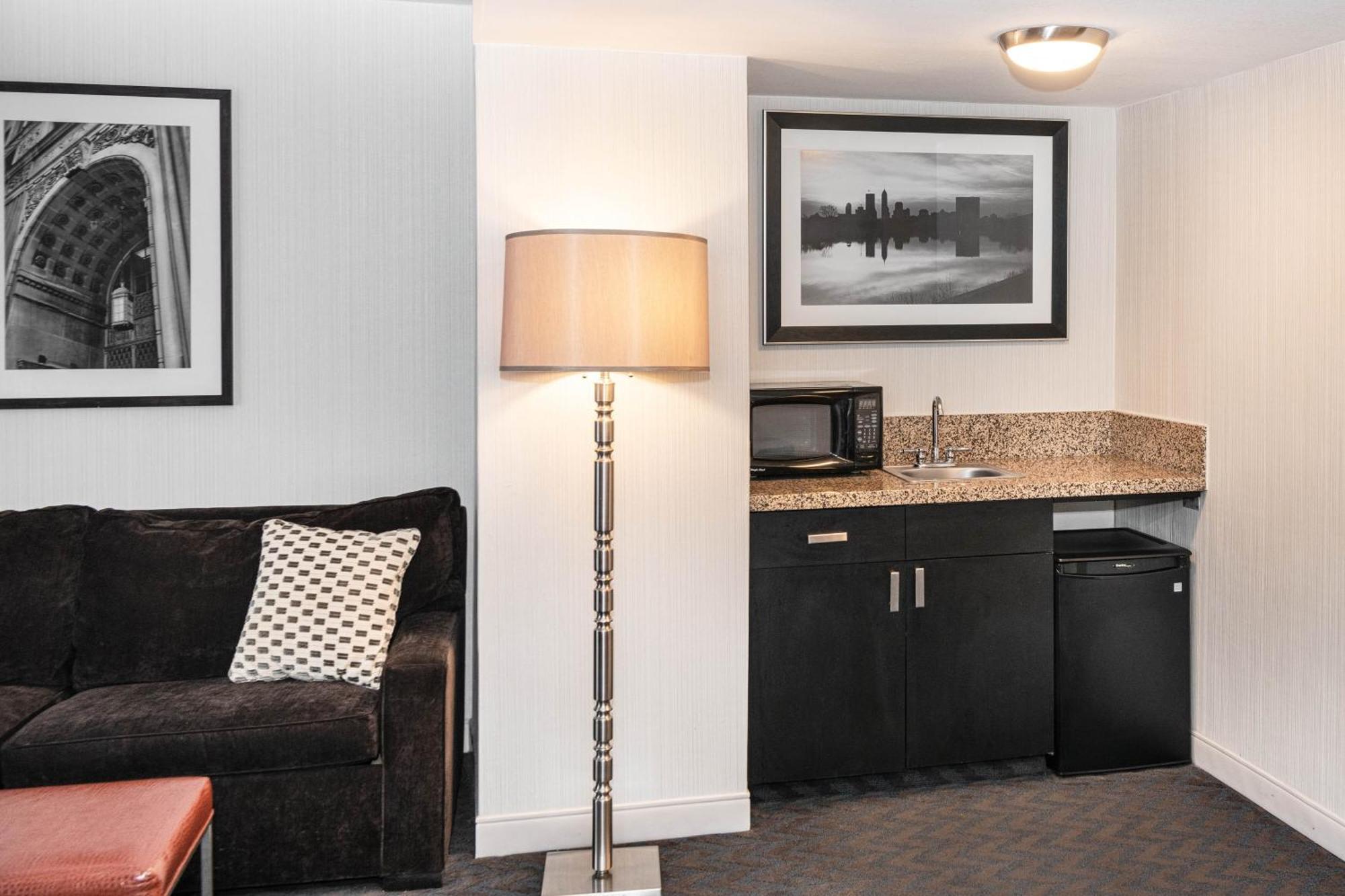 Sheraton Centre 4*