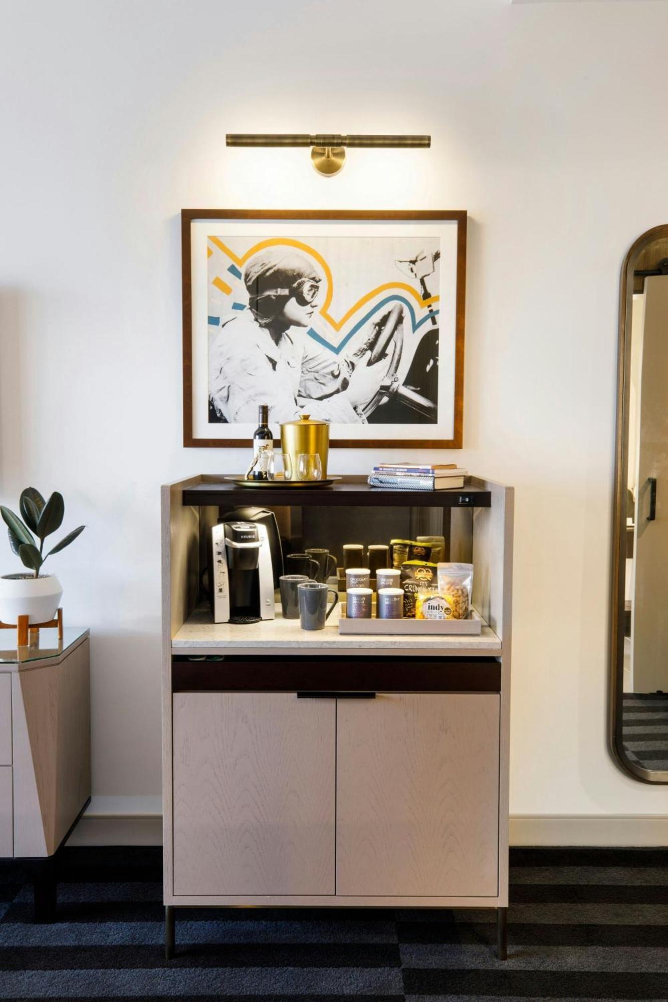 Indy, Indianapolis, A Tribute Portfolio Hotel