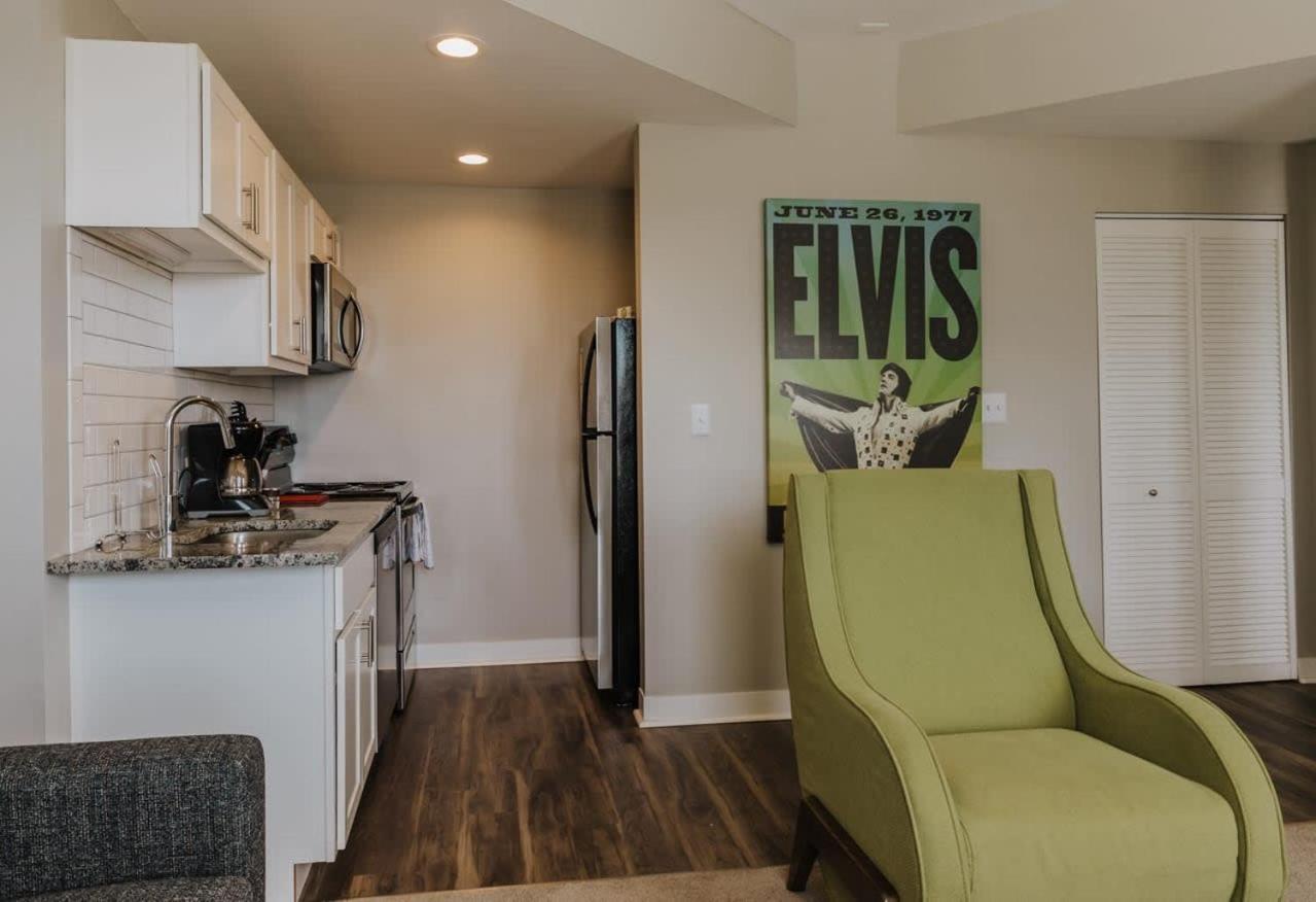 Apartment 5 Modern Apts Near Nightlife & Attractions *