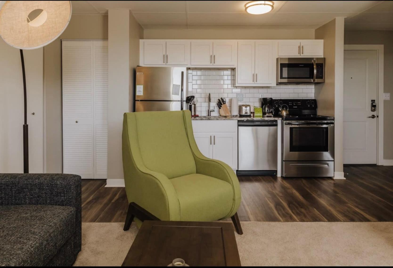 5 Modern Apts Near Nightlife & Attractions * Indianapolis