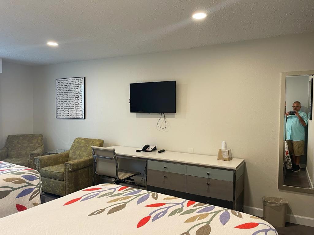 Garnet Waterfront Hotel 2*