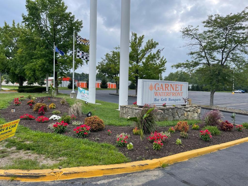 Garnet Waterfront Hotel Indianapolis