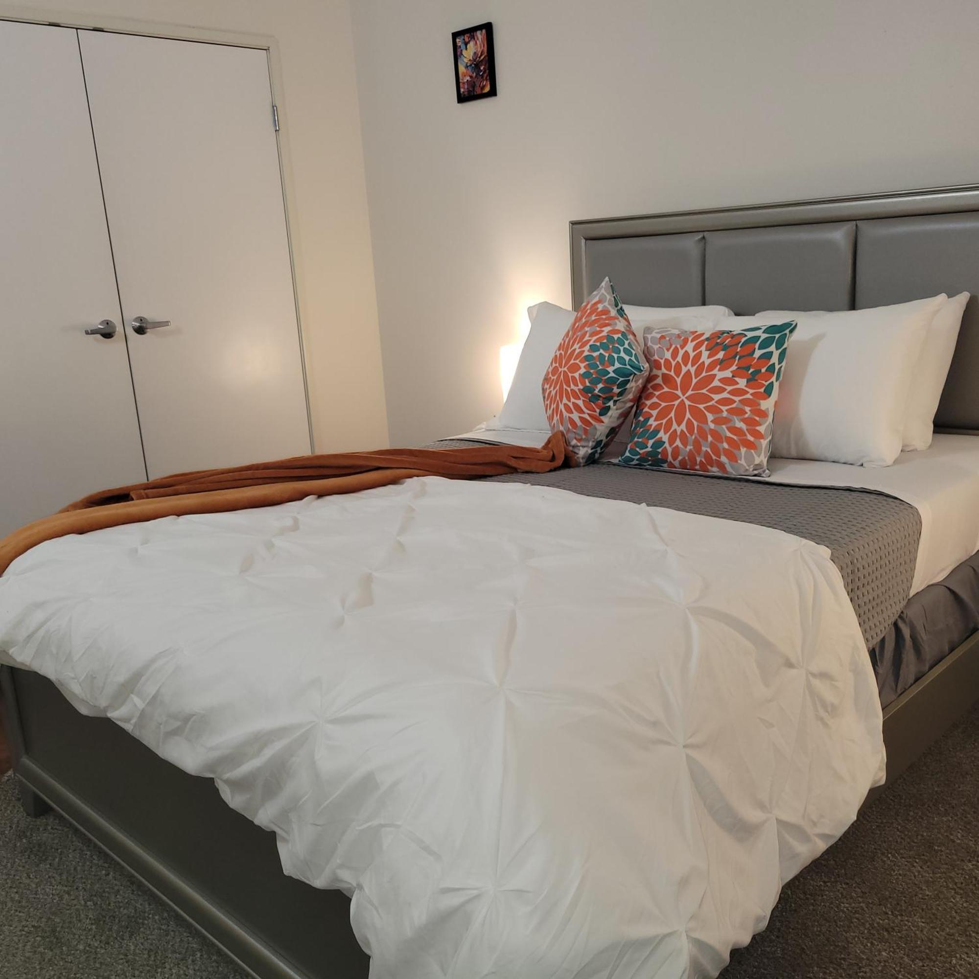 Free Parking! Downtown Lucas Oil- Conv Center Skywalk#5 Apartment *