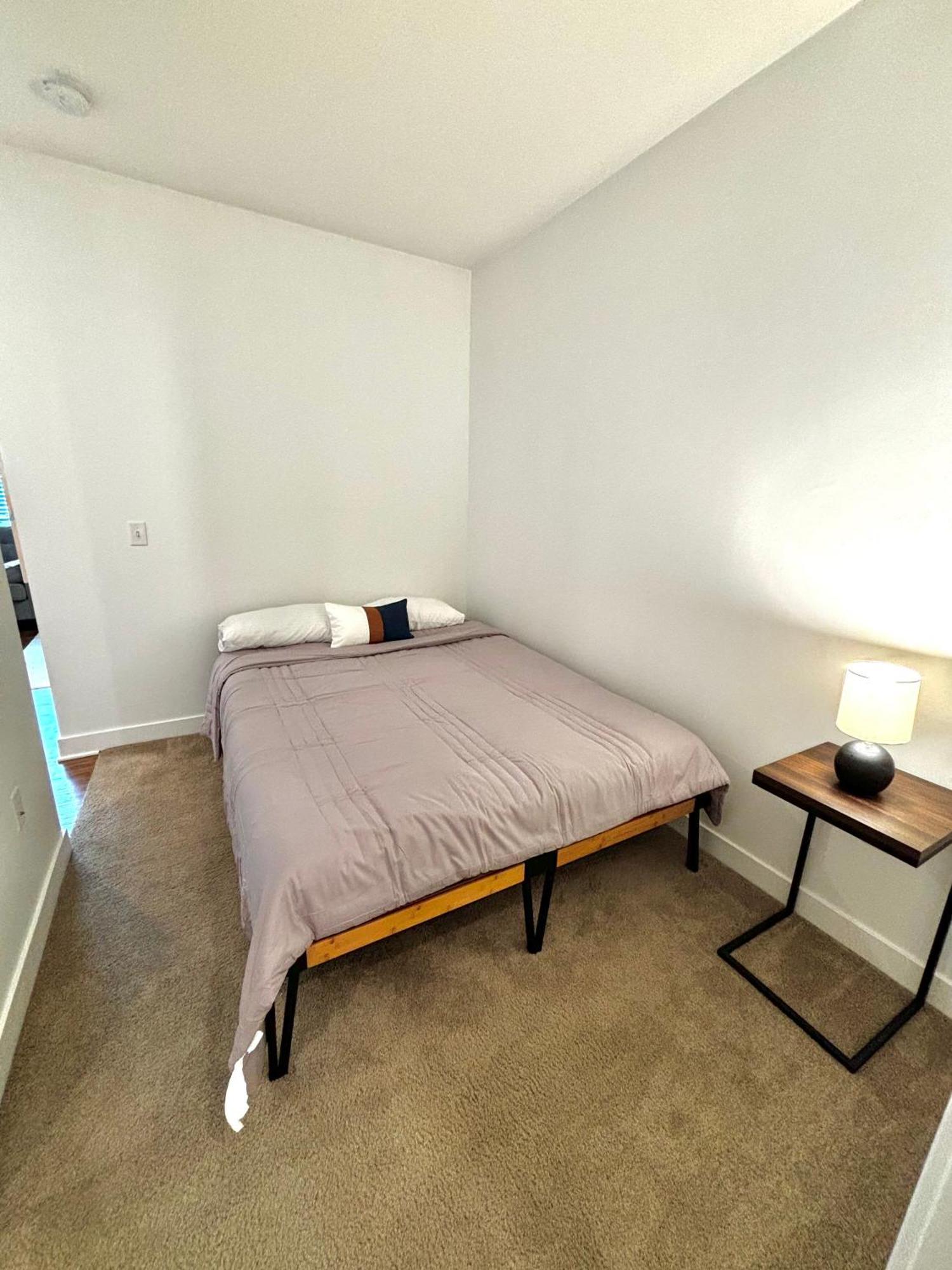 Serenity In Fountain Square Apartment *