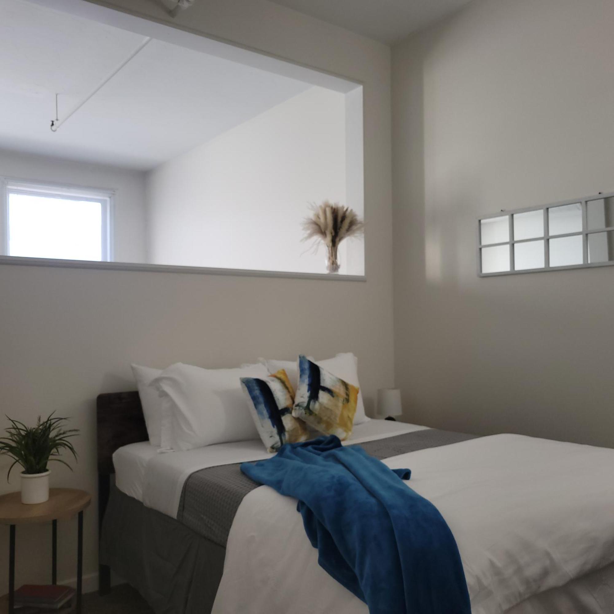 Apartment Free Parking! Downtown Lucas Oil- Conv Center Skywalk#6
