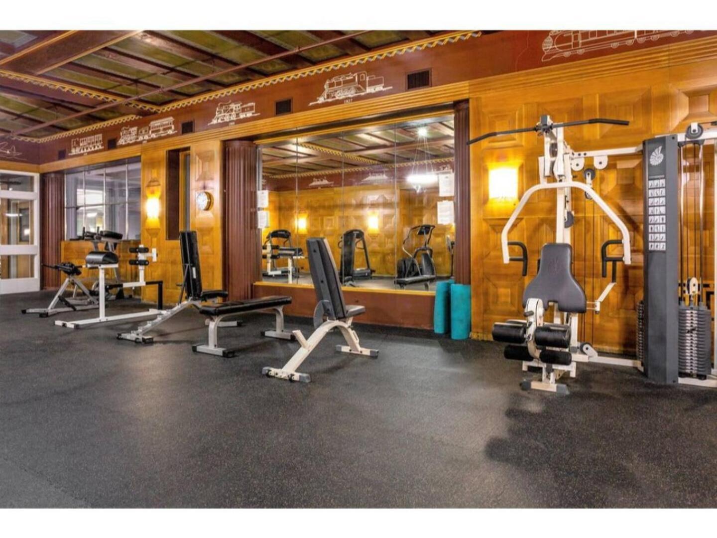 Apartment Free Parking! Downtown Lucas Oil- Conv Center Skywalk#6 Indianapolis