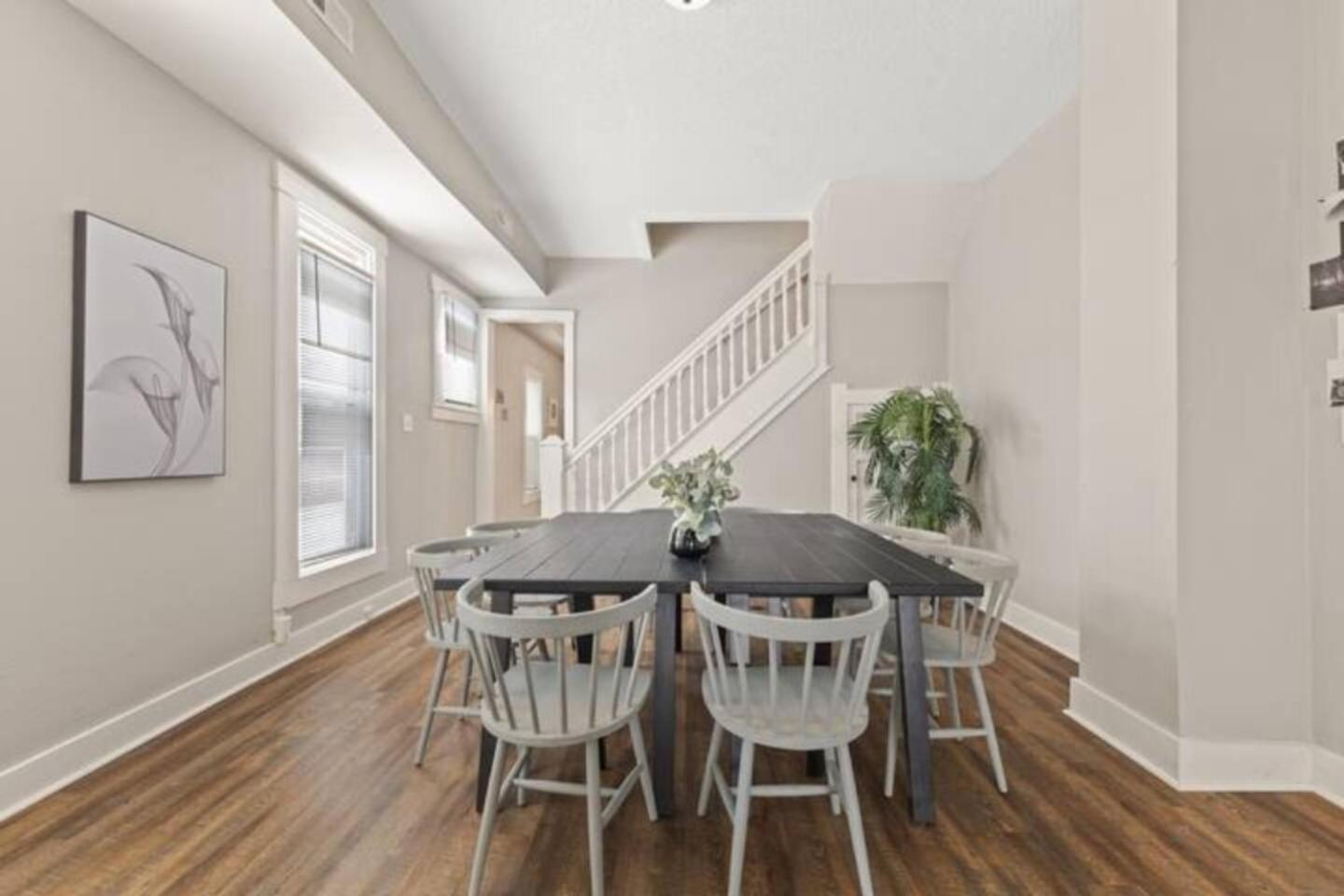 Chic 6br Retreat:10 Beds 3.5 Baths For Groups*ste *