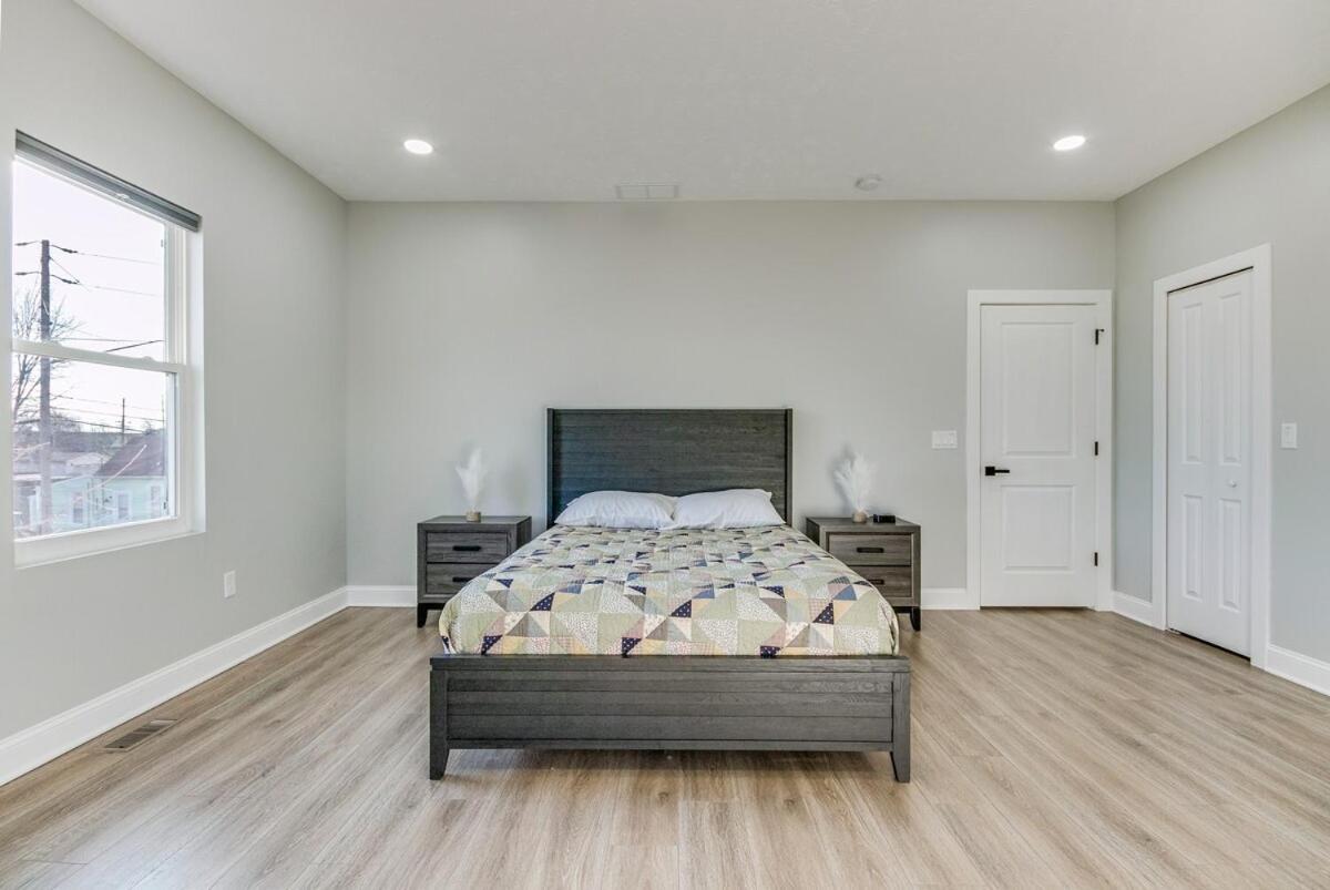 Holiday home Spacious Barndominium Walking Distance-lucas Oil! *