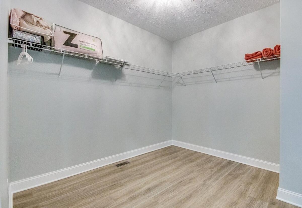Spacious Barndominium Walking Distance-lucas Oil! * Indianapolis