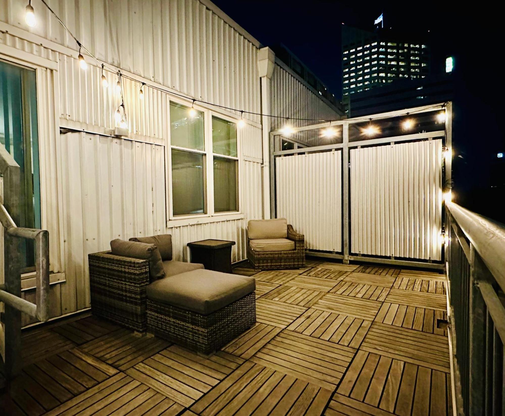 Holiday home Downtown 2br Penthouse With Balcony And Direct Skybridge Access *