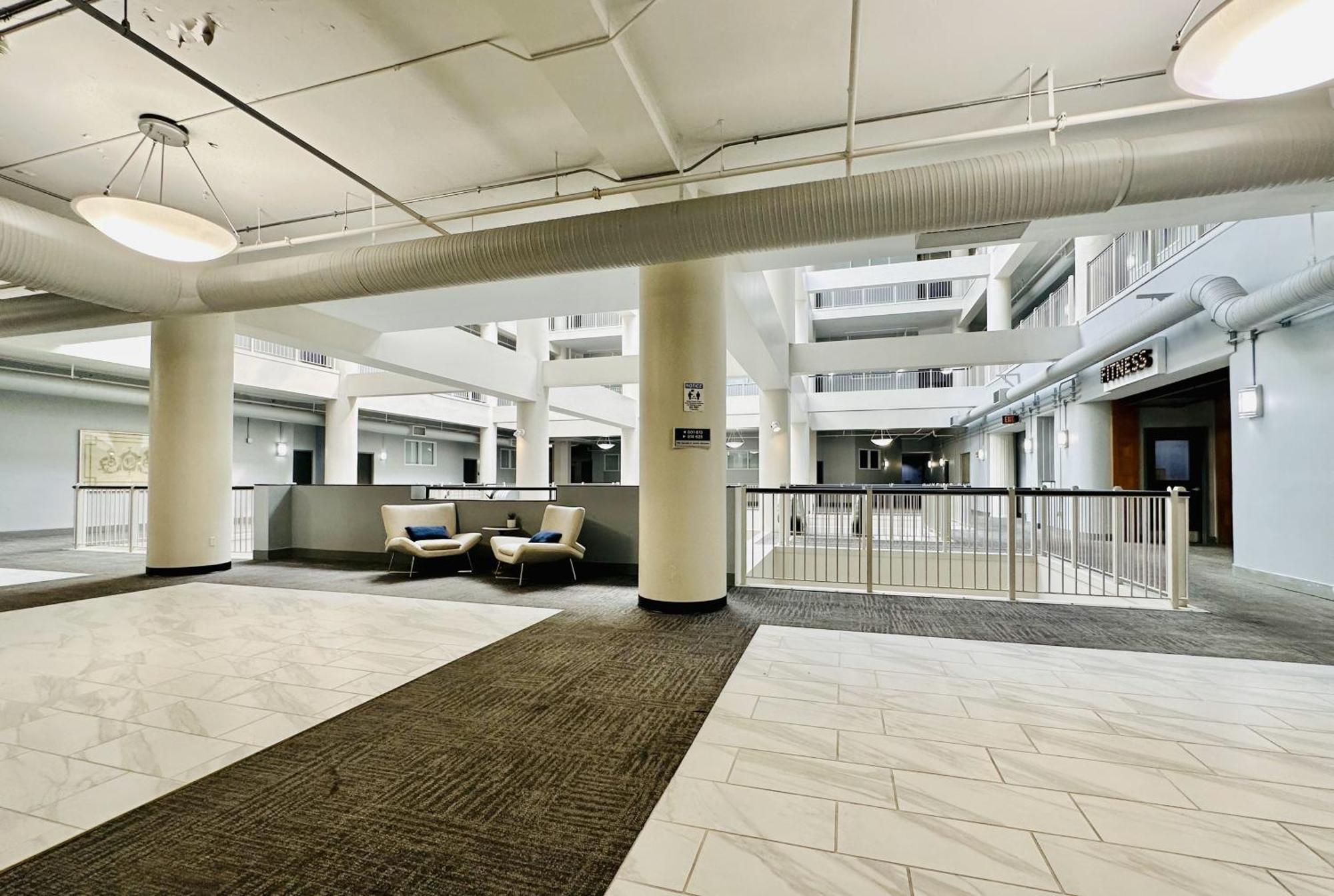 Downtown 2br Penthouse With Balcony And Direct Skybridge Access * Indianapolis