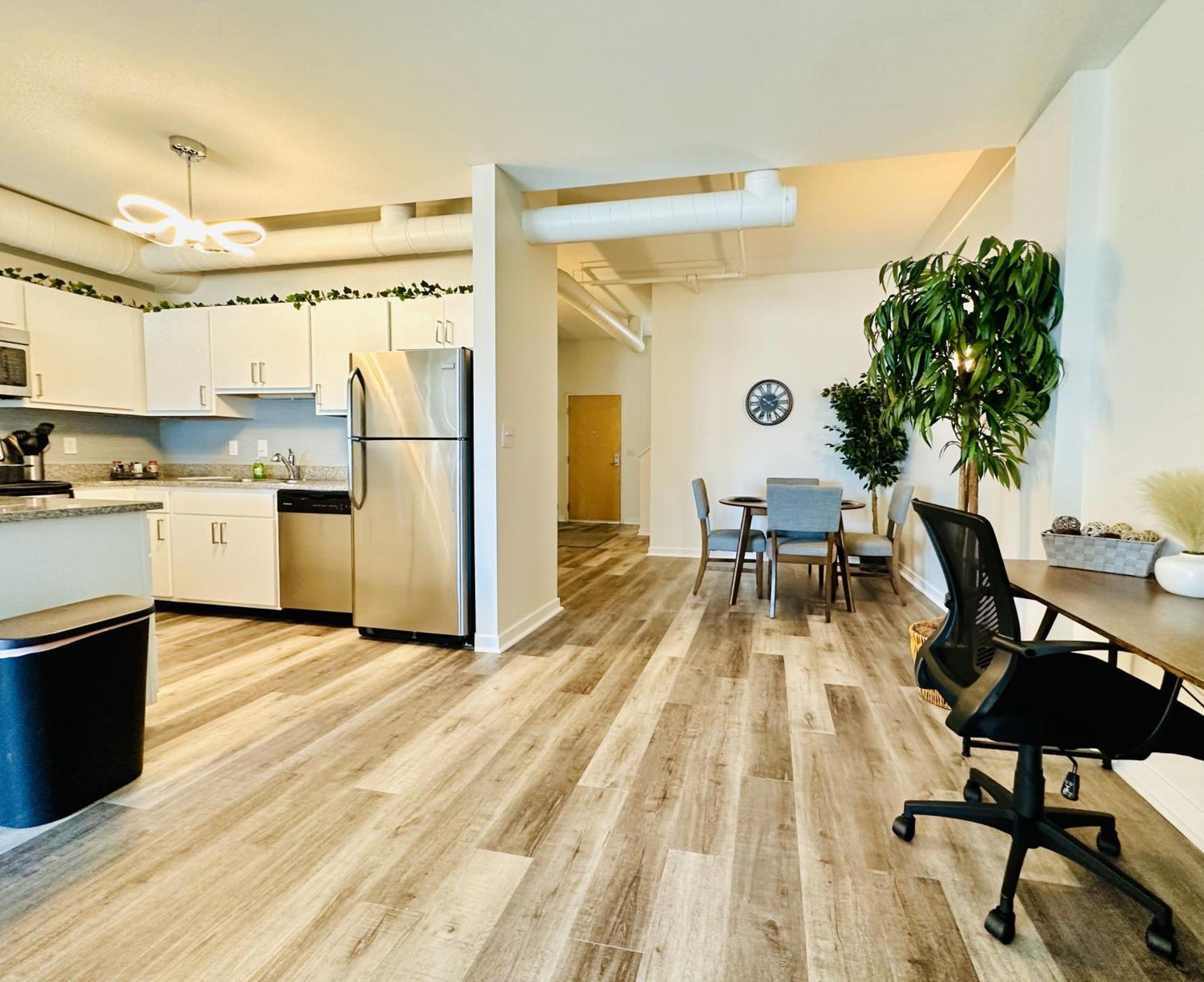 Downtown 2br Penthouse With Balcony And Direct Skybridge Access Holiday home Indianapolis