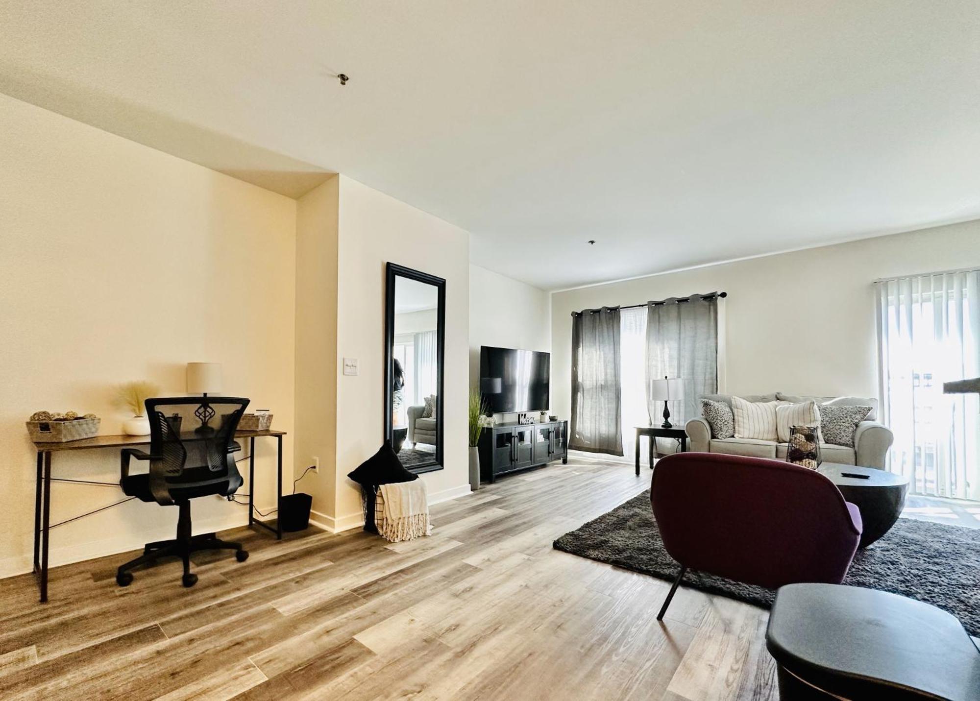 Downtown 2br Penthouse With Balcony And Direct Skybridge Access * Indianapolis