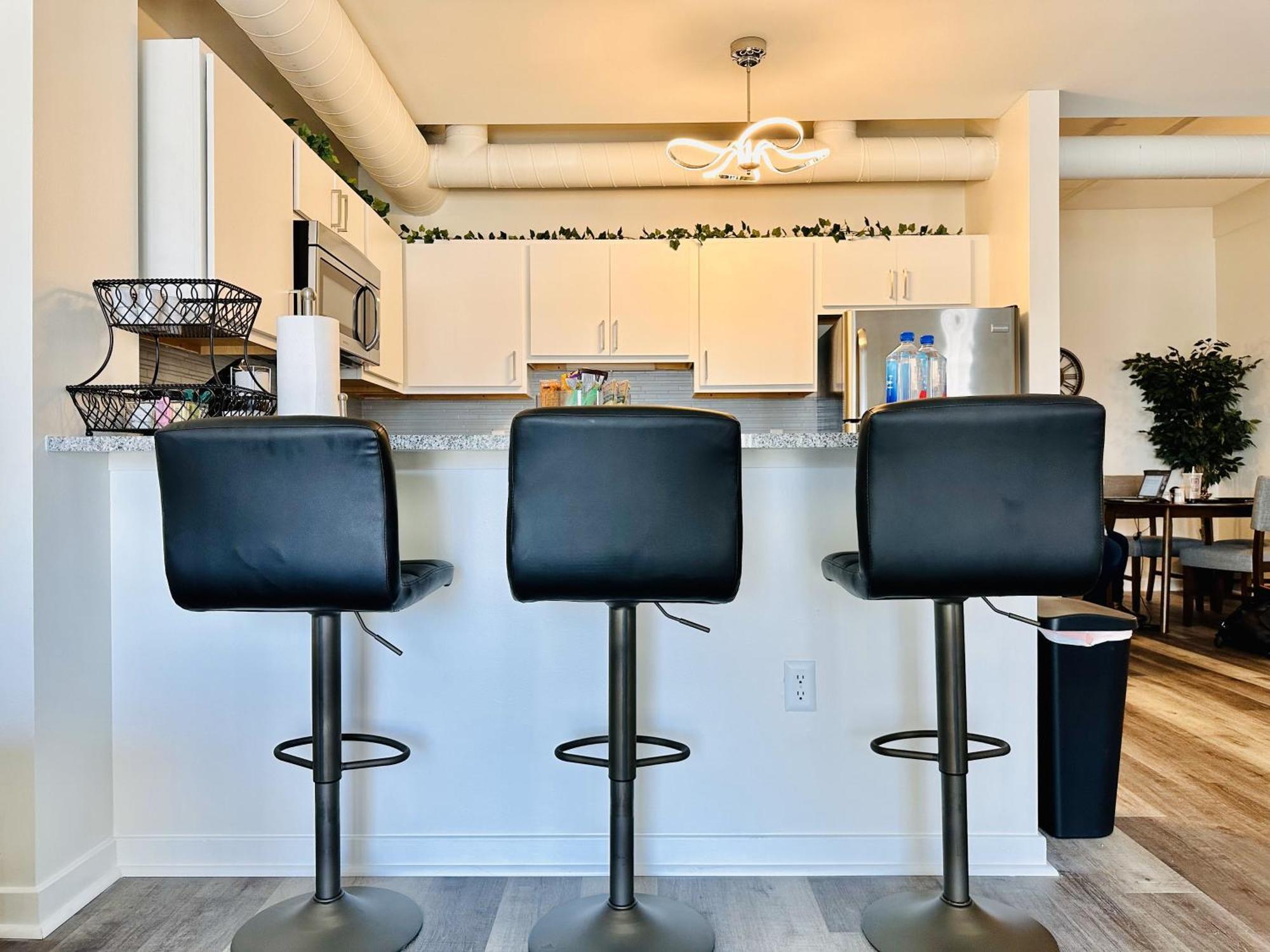 Downtown 2br Penthouse With Balcony And Direct Skybridge Access * Indianapolis