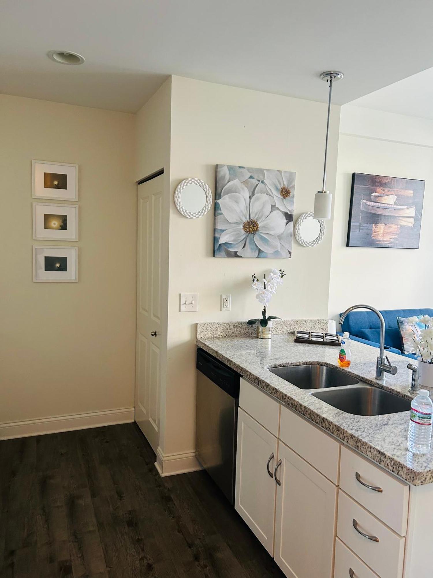 Apartment Penn Street Tower