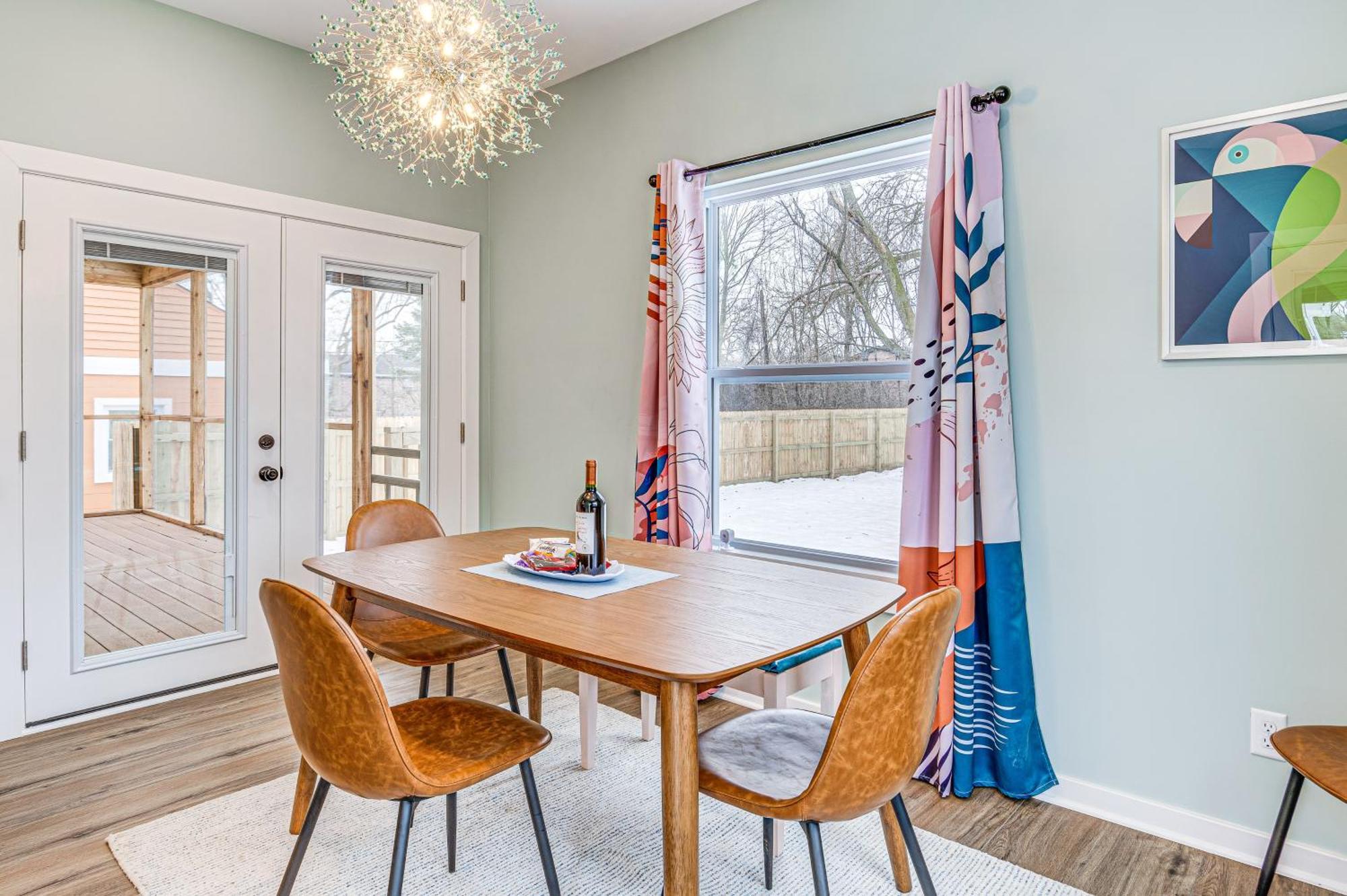 Chic Sobro Charmer With Covered Porch! Holiday home Indianapolis