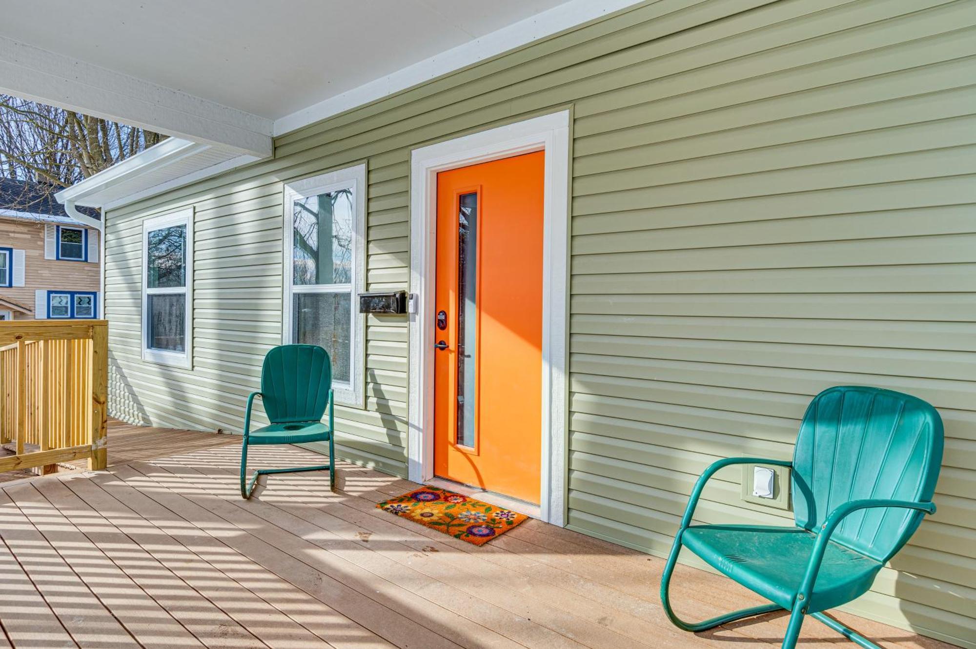 Chic Sobro Charmer With Covered Porch! Holiday home