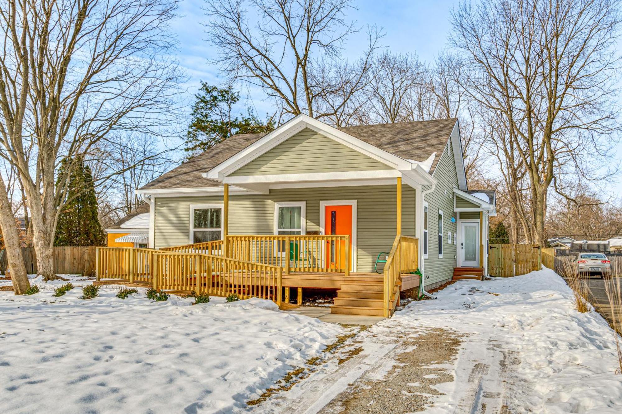 Chic Sobro Charmer With Covered Porch! Holiday home Indianapolis
