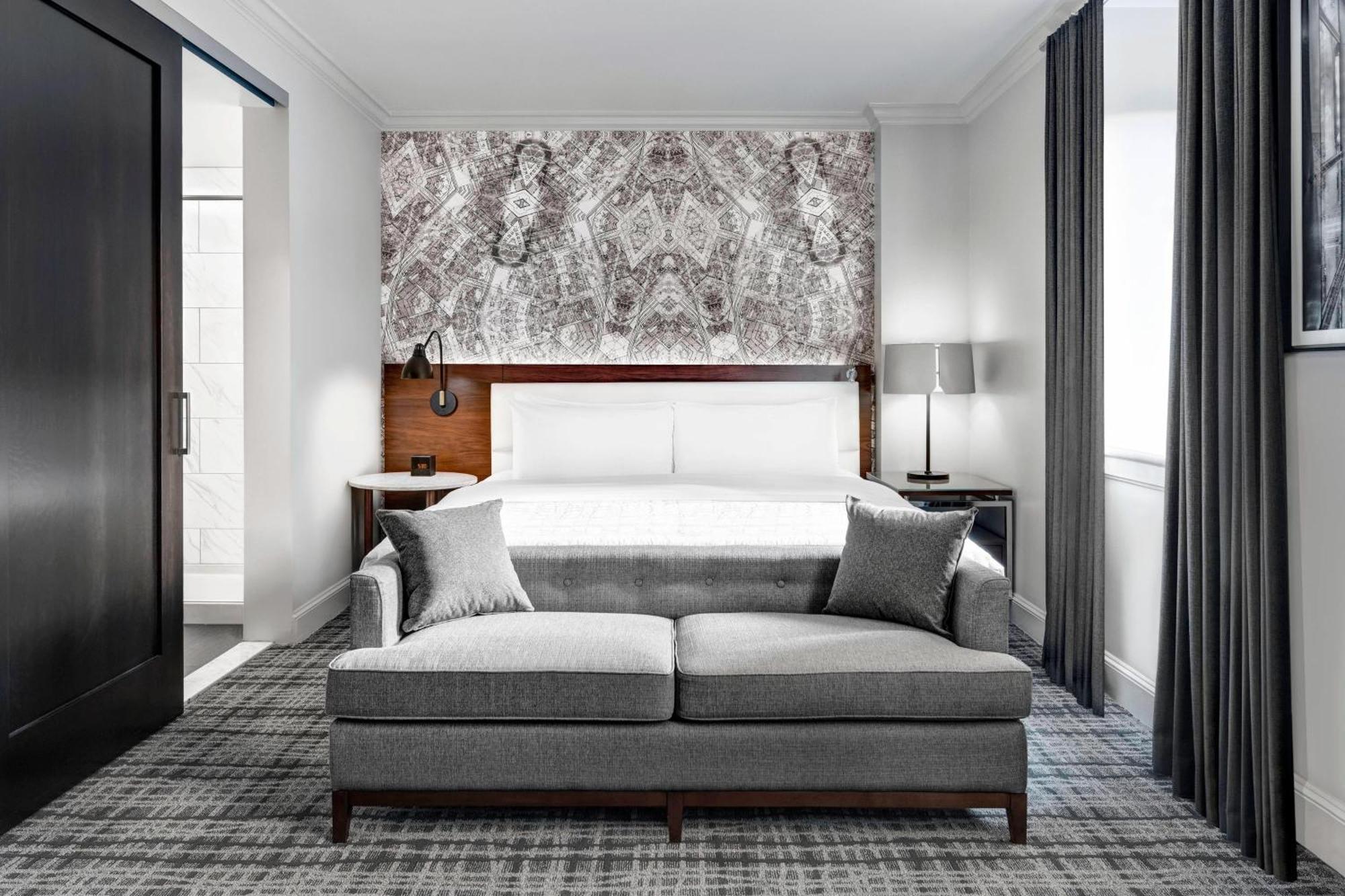 Le Meridien Hotel 4*