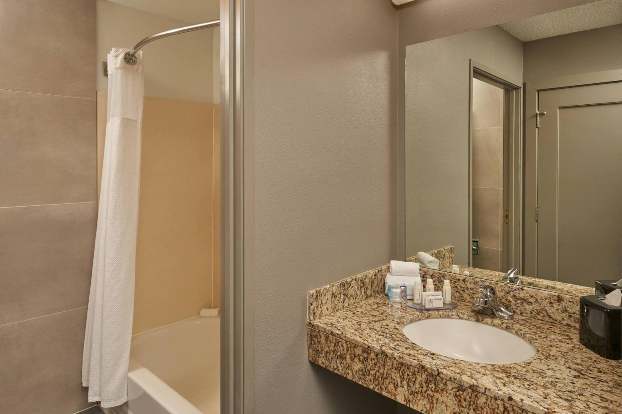 Courtyard By Marriott South Hotel 3*