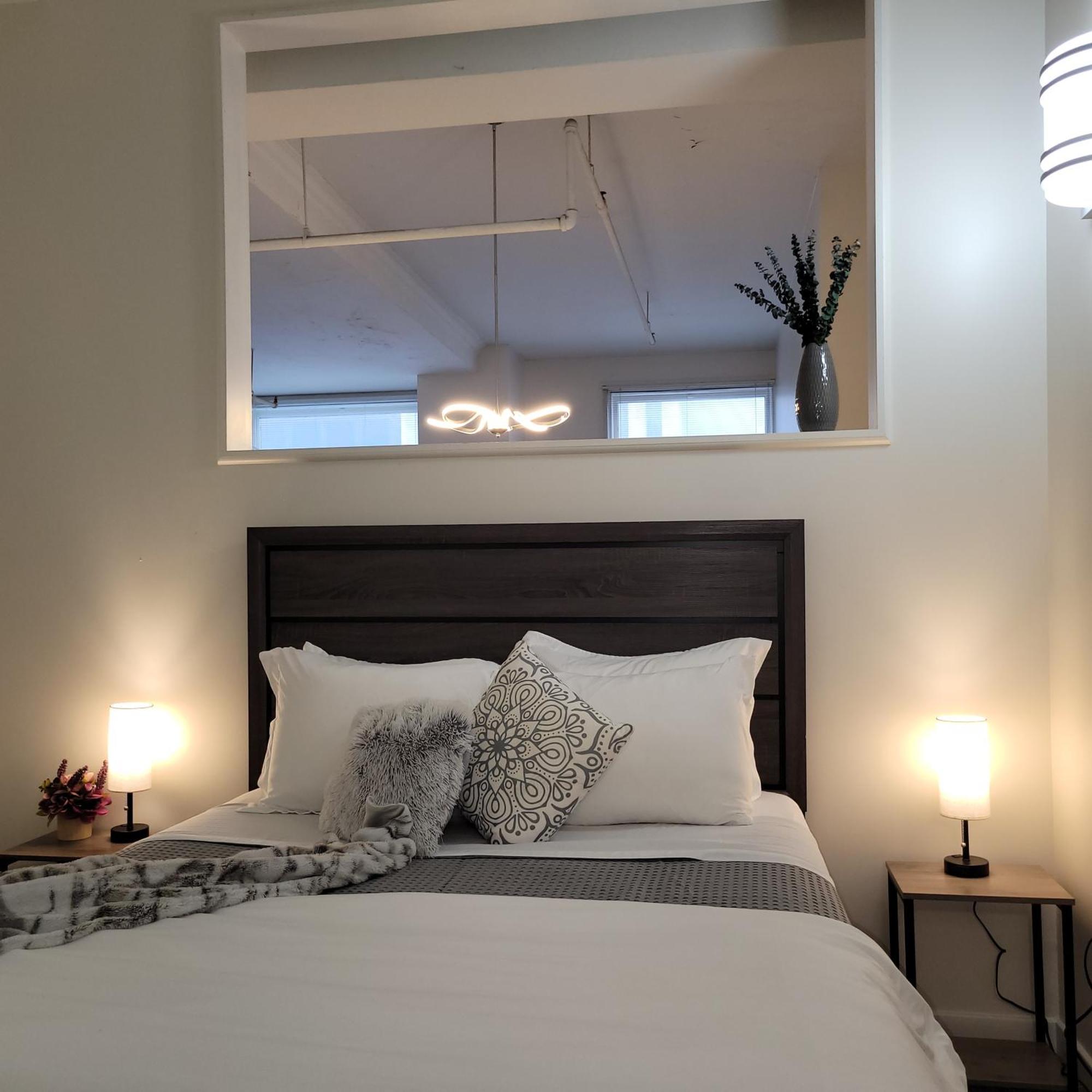 Free Parking! Downtown Lucas Oil- Conv Center Skywalk#2 Apartment Indianapolis