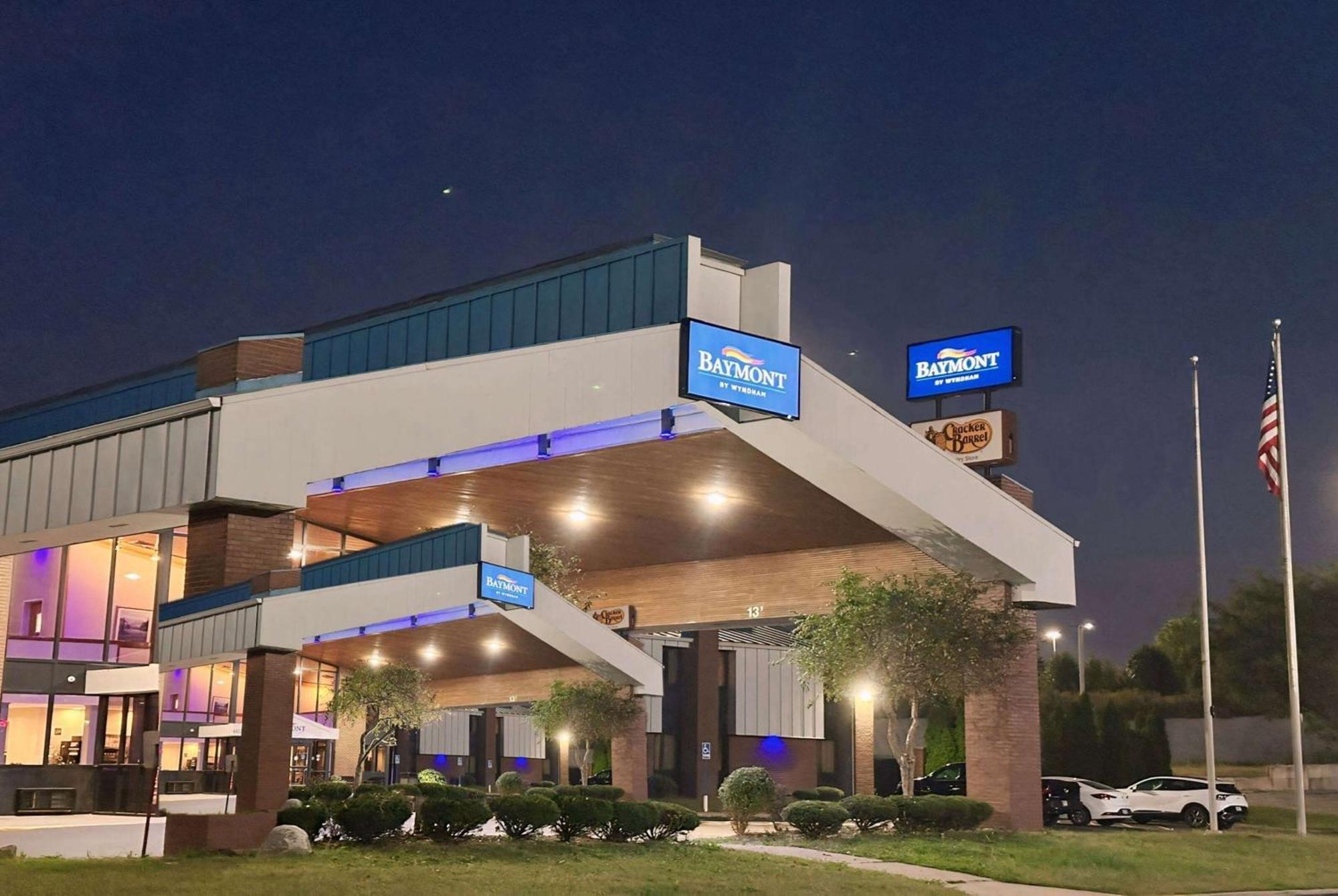 Hotel Baymont By Wyndham South 2*
