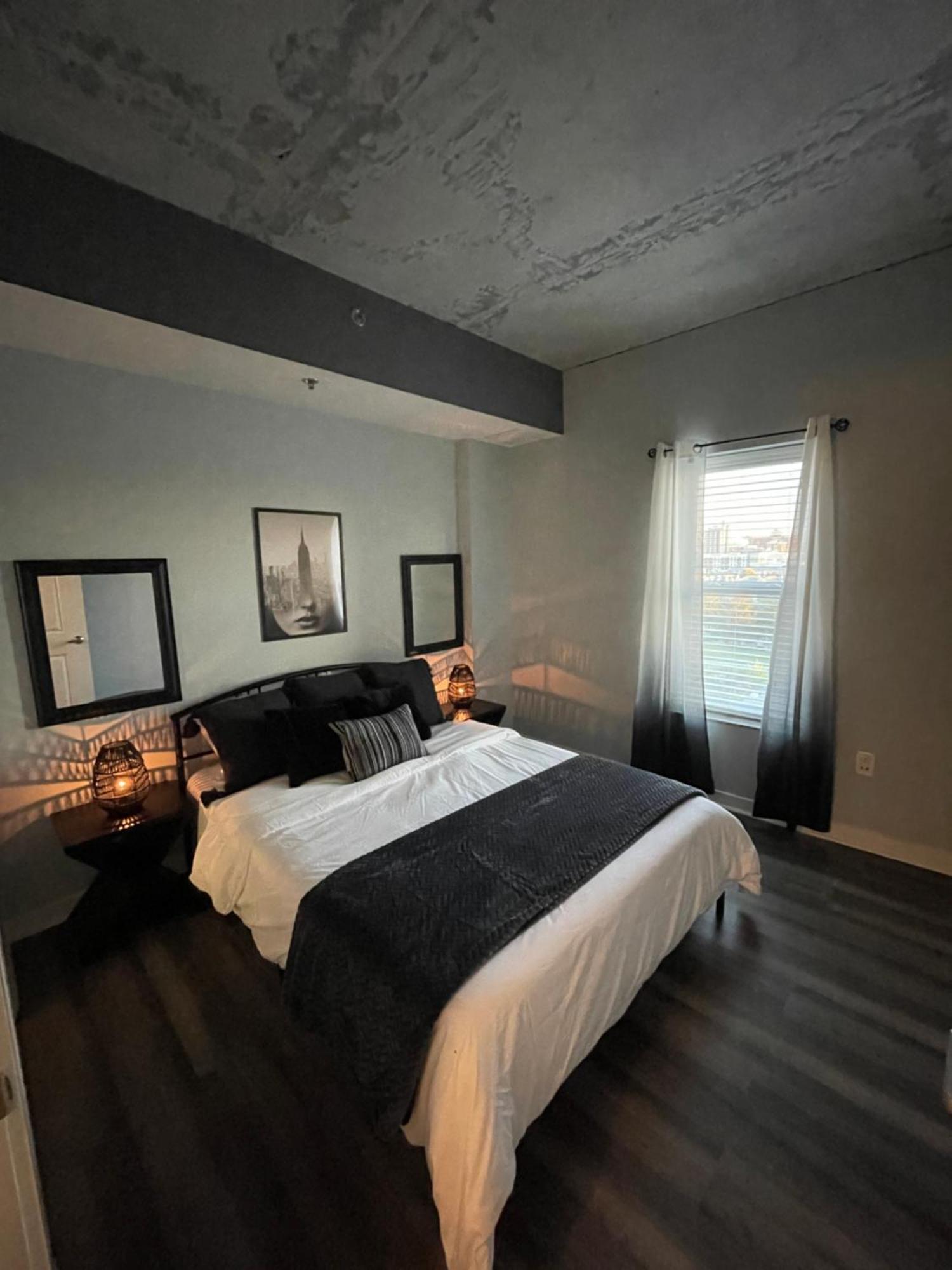 Chic With Parking Canal View Roofdeck Indianapolis