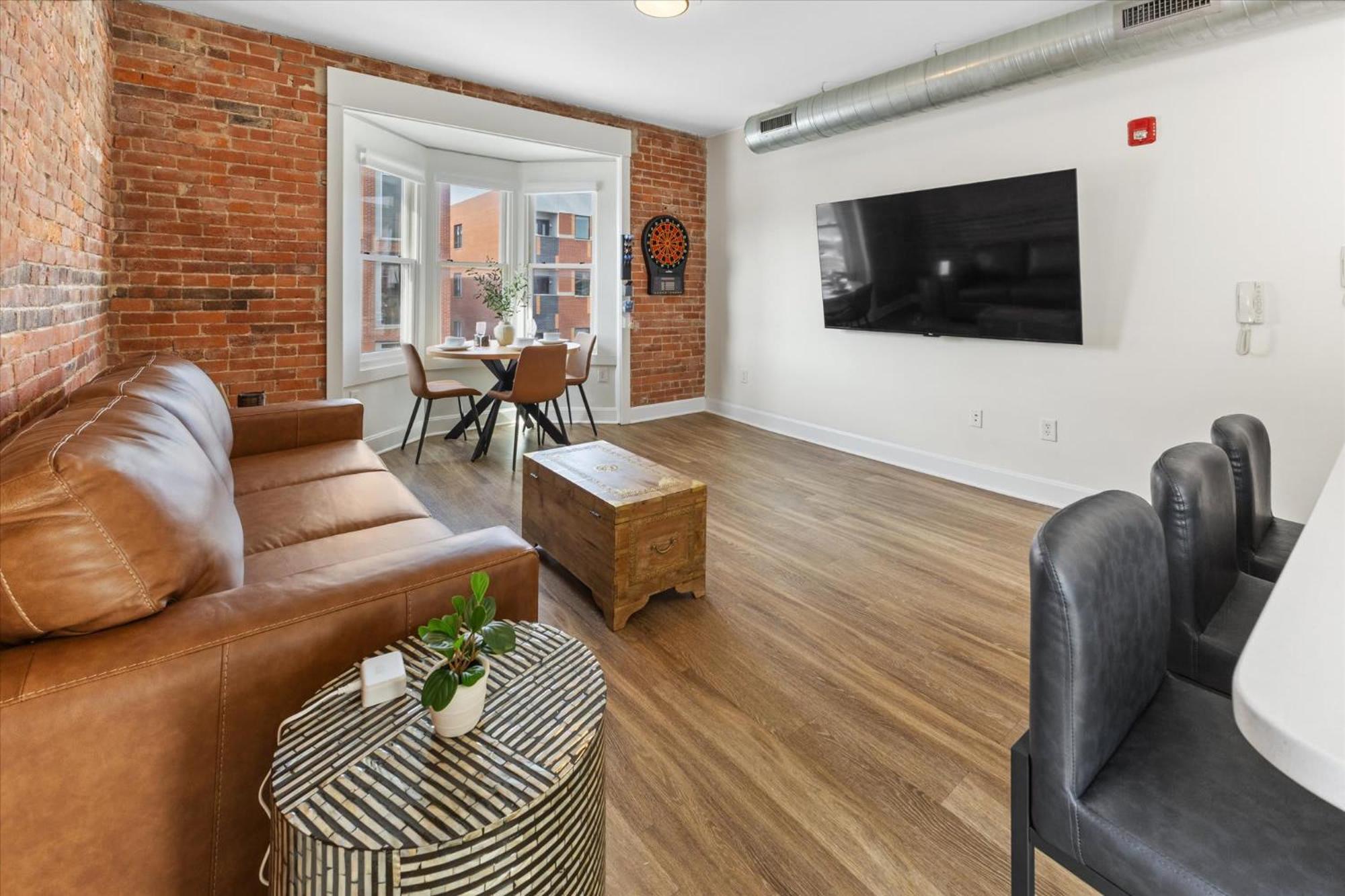 Floor - Mass Ave In Heart Of Indy With Balcony * Indianapolis