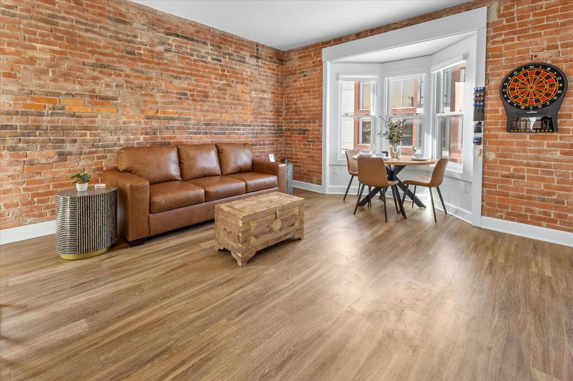 Apartment Floor - Mass Ave In Heart Of Indy With Balcony Indianapolis