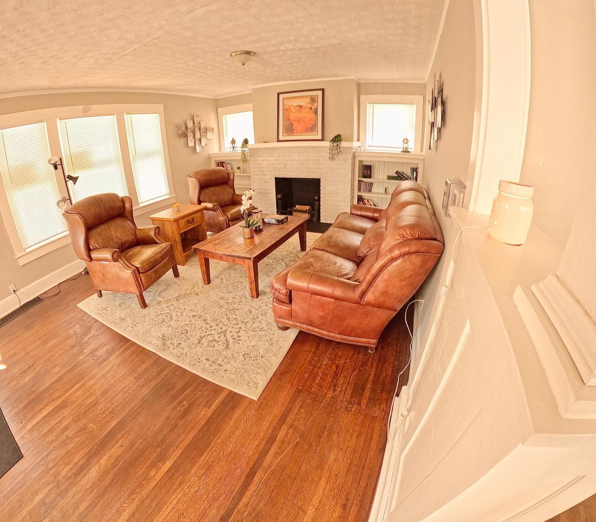 Private In An Elegant Home- Convenient To Downtown