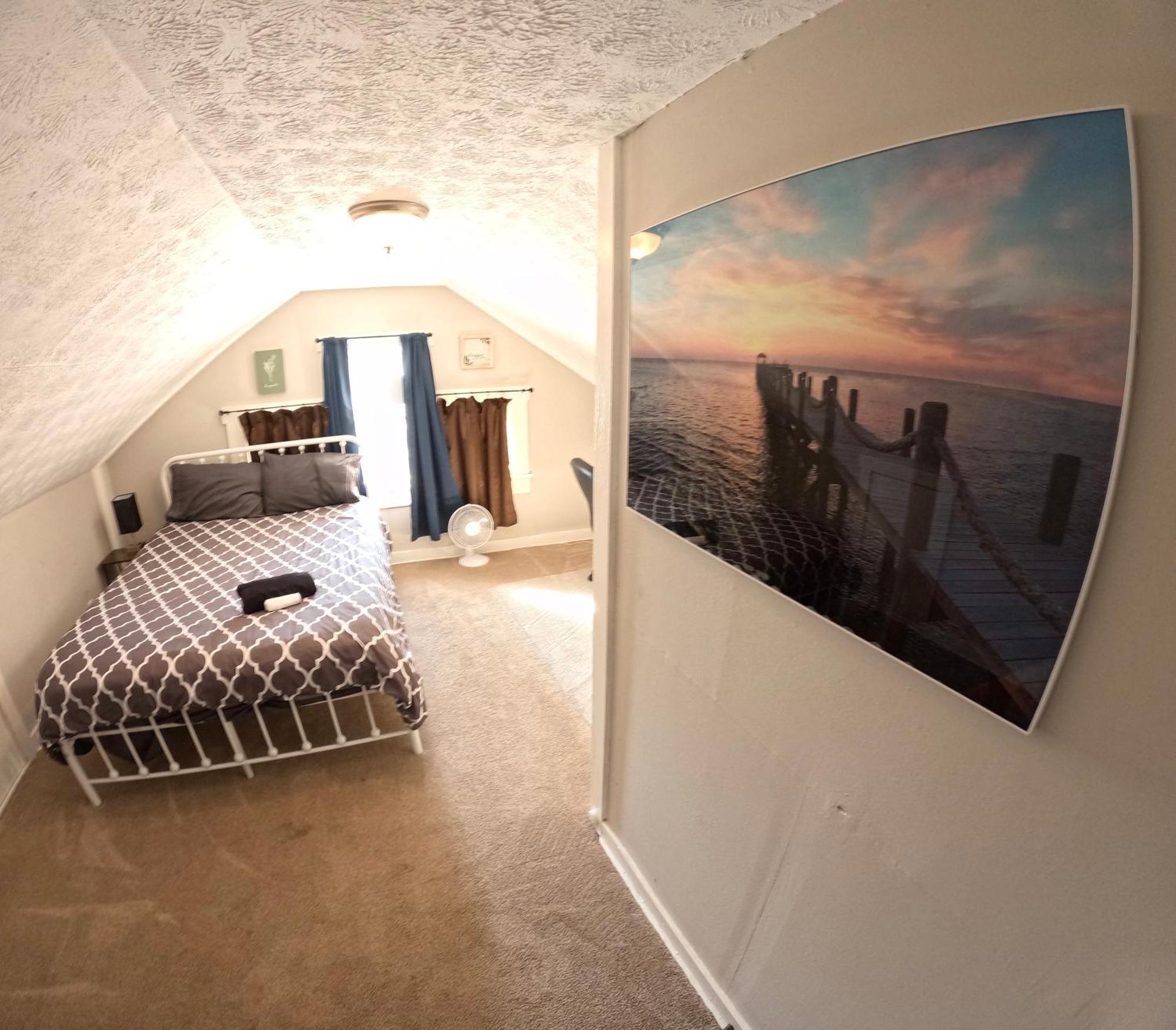 Homestay Private In An Elegant Home- Convenient To Downtown *